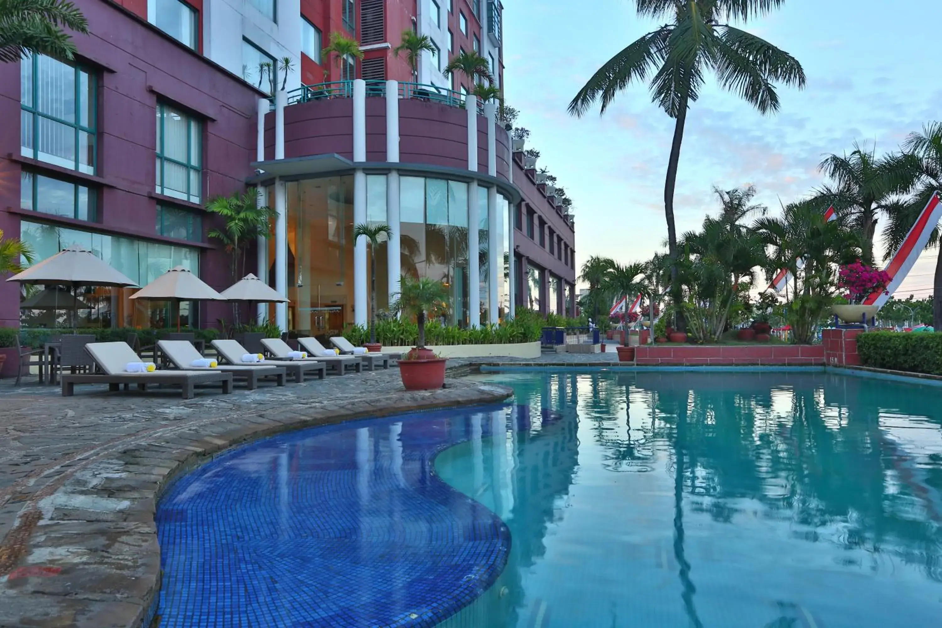 Property building, Swimming Pool in Aryaduta Makassar