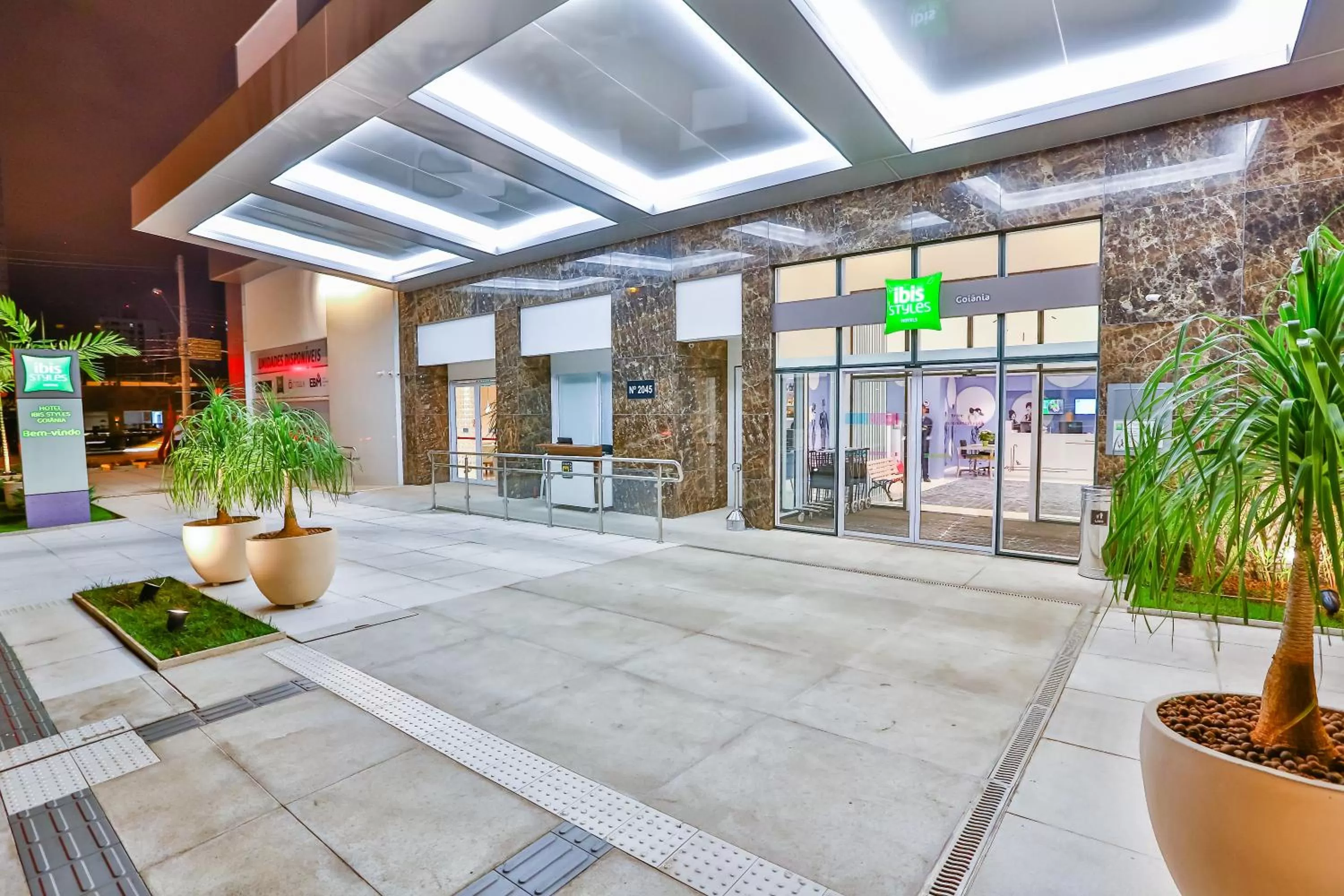Facade/entrance in ibis Styles Goiania Marista