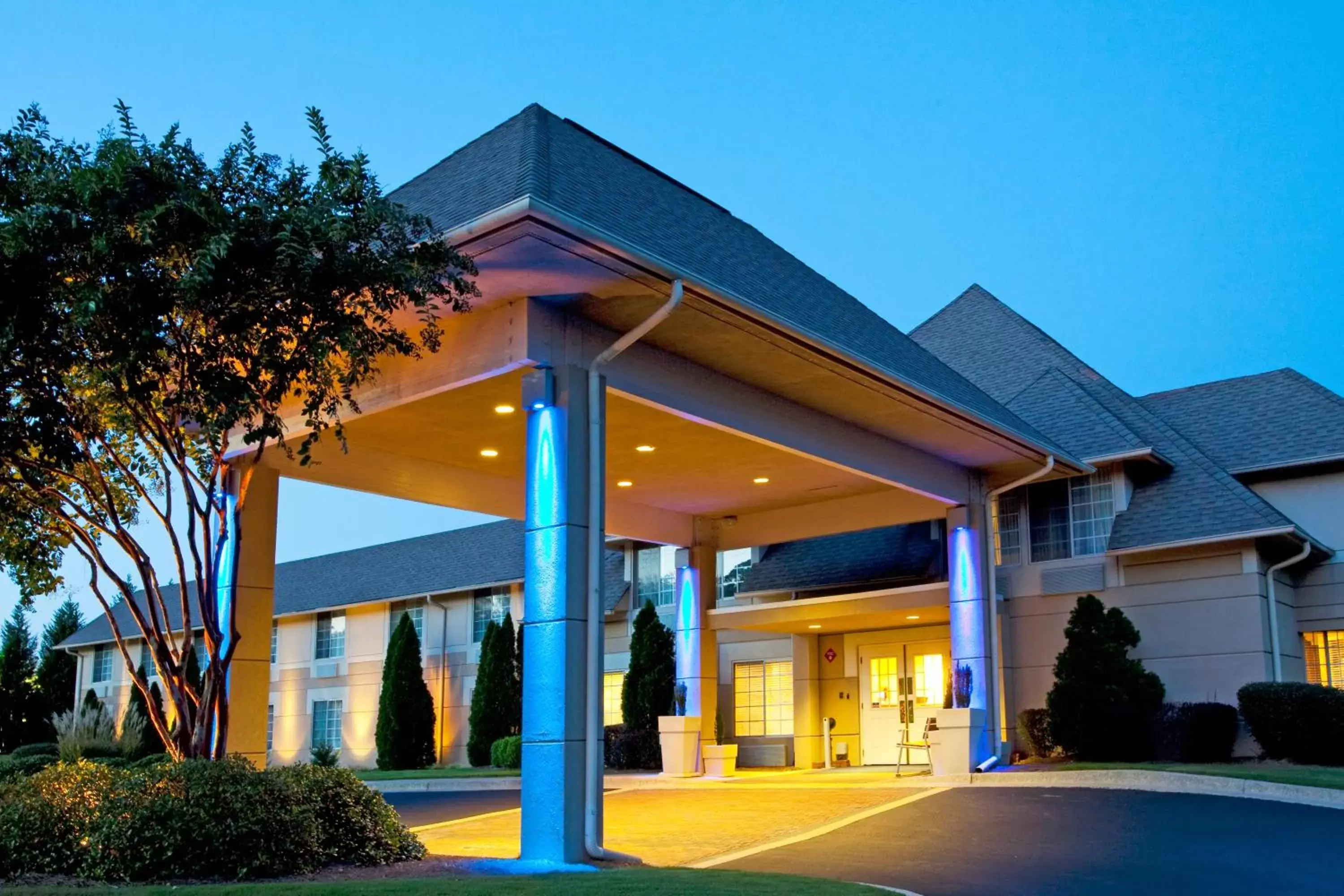 Facade/entrance, Property Building in Baymont Inn & Suites Braselton