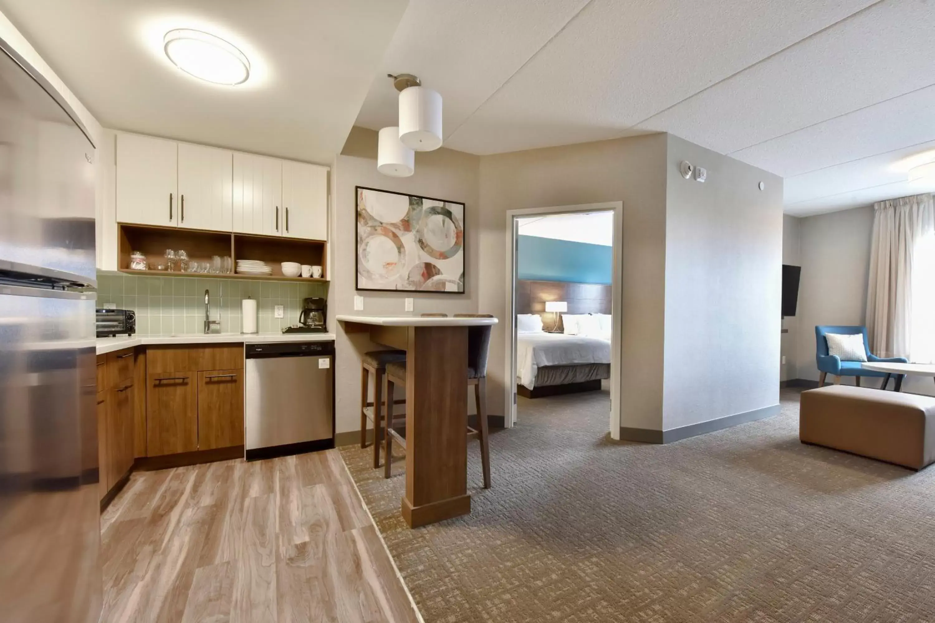 Photo of the whole room, Kitchen/Kitchenette in Staybridge Suites - Waterloo - St. Jacobs Area