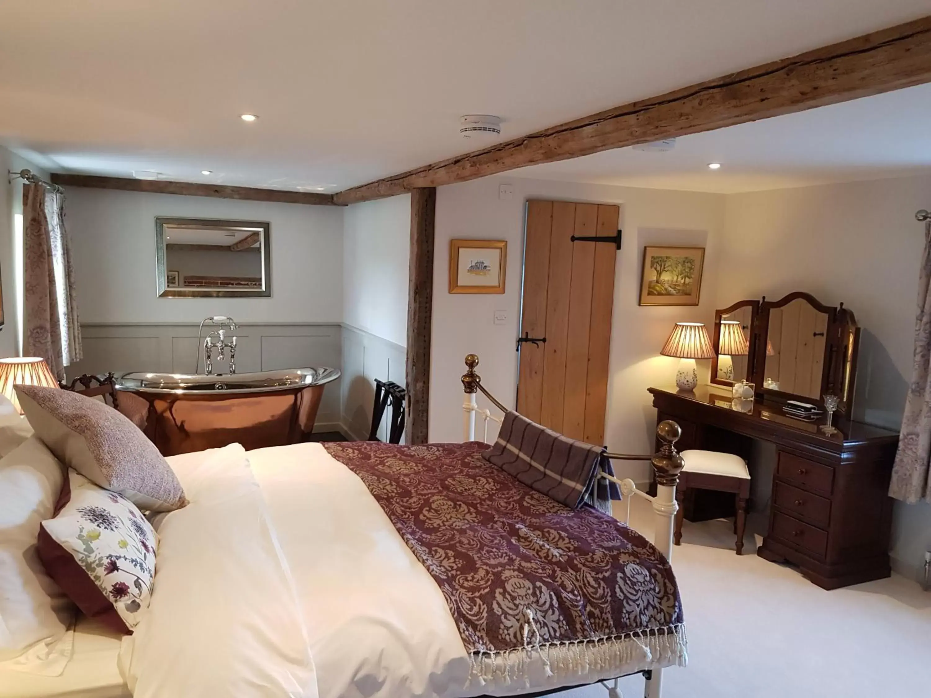 Superior King Room in Keepers Cottage Guest House Superior King Room in Keepers Cottage Guest House