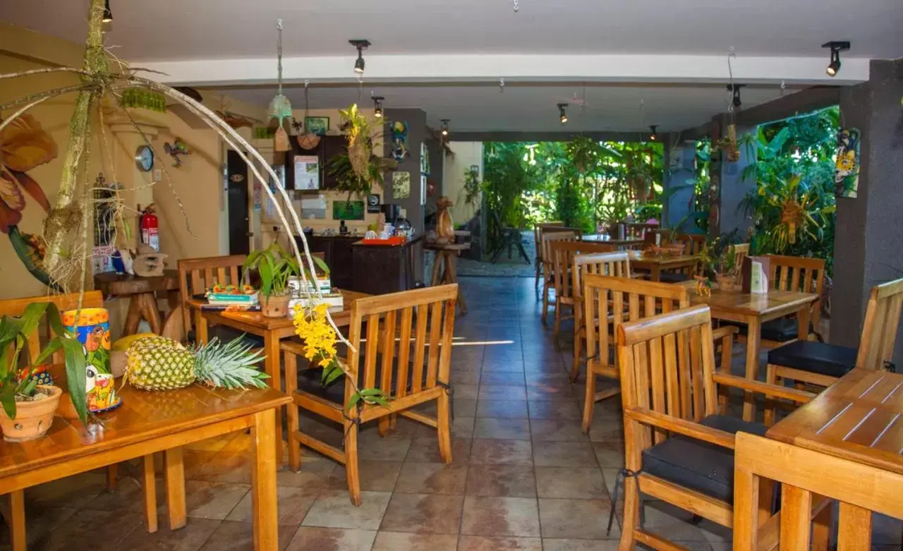 Restaurant/Places to Eat in Pura Vida Hotel