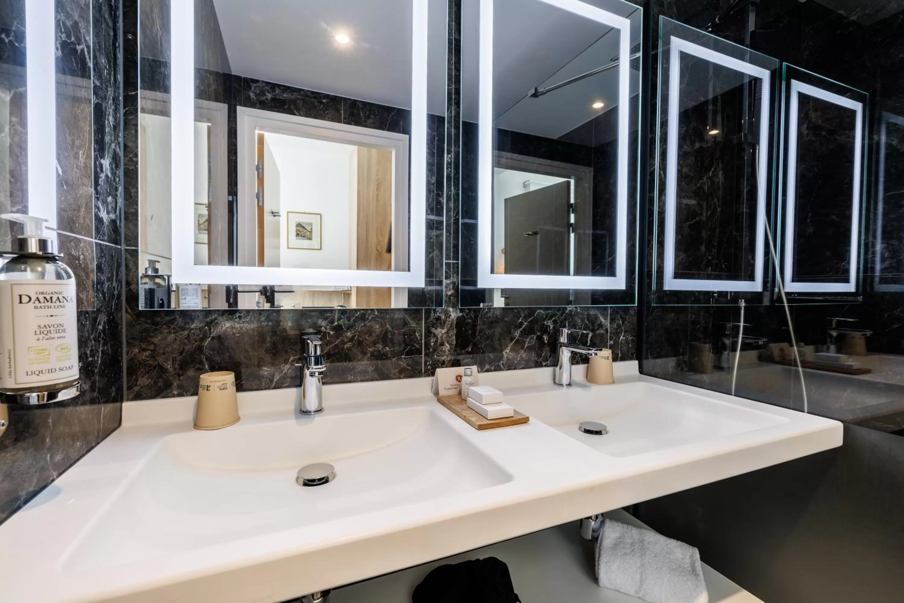 Bedroom in Hotel SPA Husseren Collections - Proche Colmar - Eguisheim