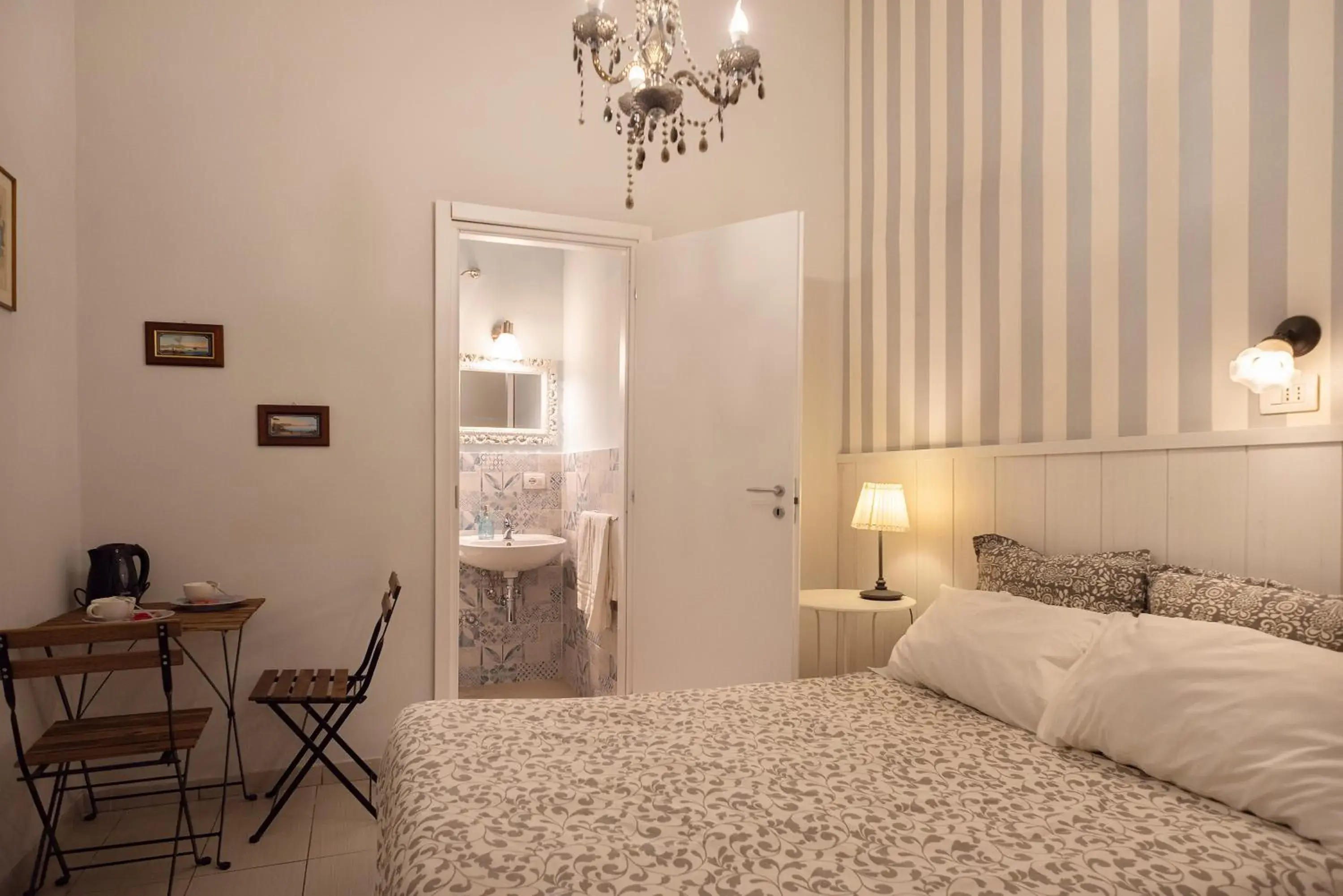 Photo of the whole room, Bed in B&B Dei Decumani Photo of the whole room, Bed in B&B Dei Decumani