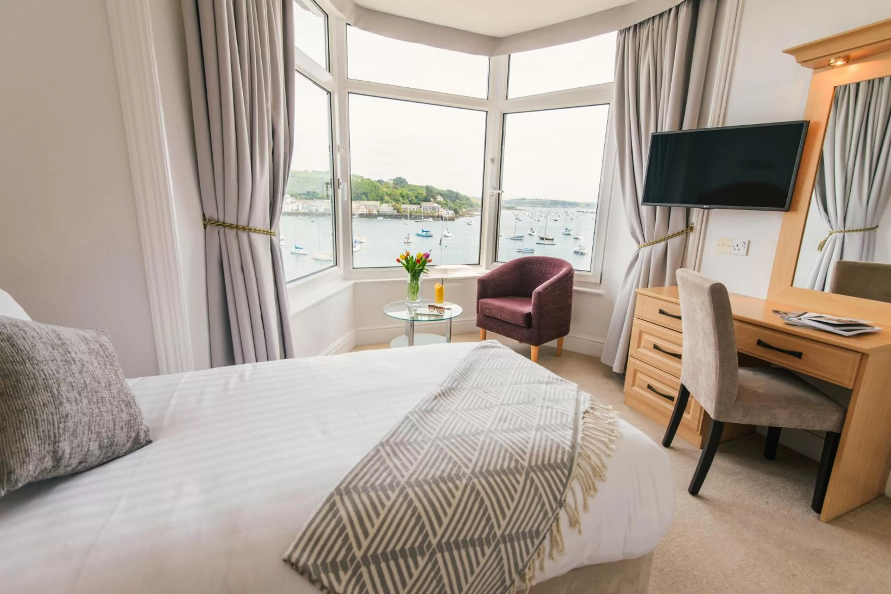 Bed in Greenbank Hotel