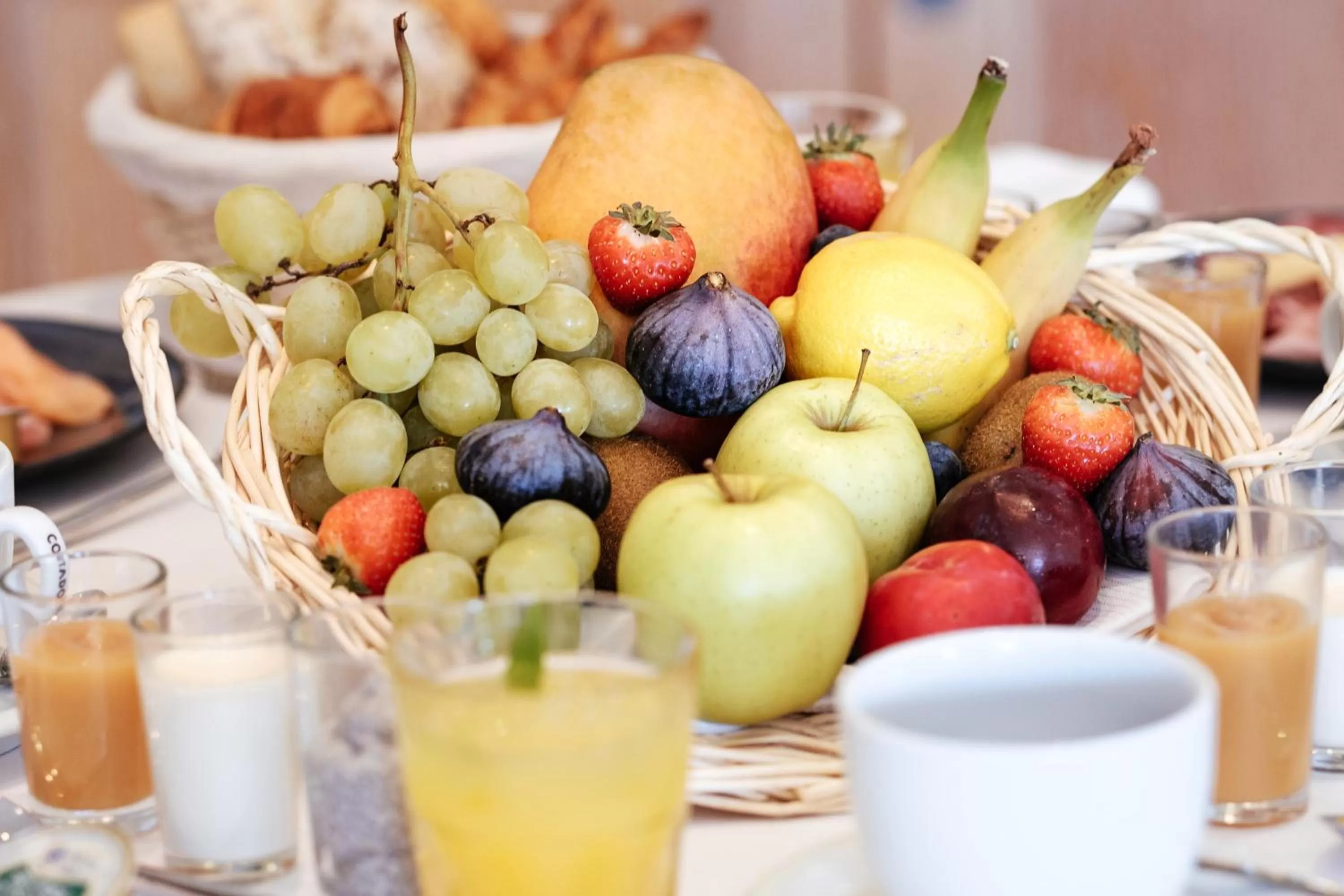 Breakfast in Hôtel Golf & Spa Château de la Bégude The Originals Collection