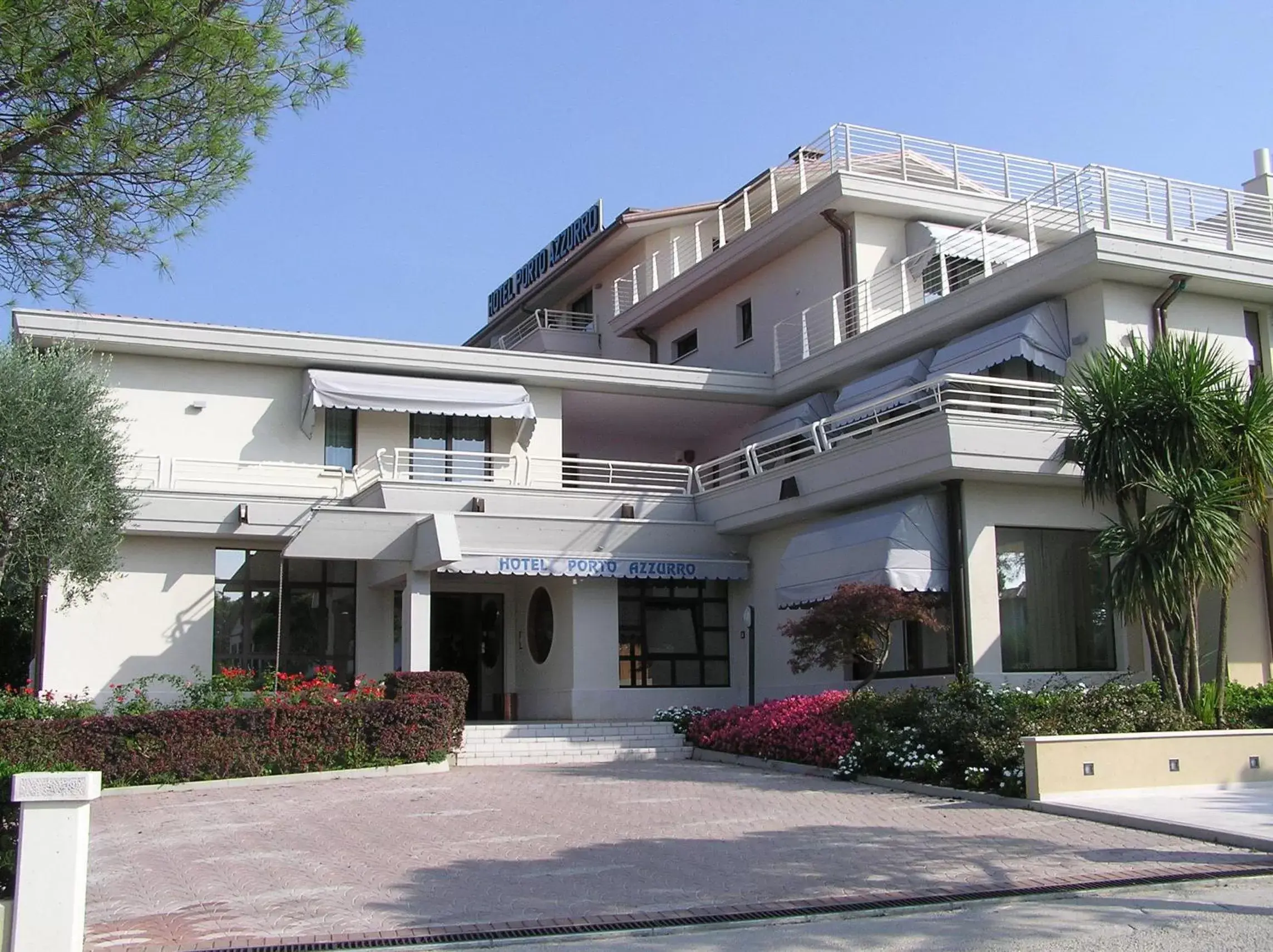 Facade/entrance, Property Building in Hotel Porto Azzurro