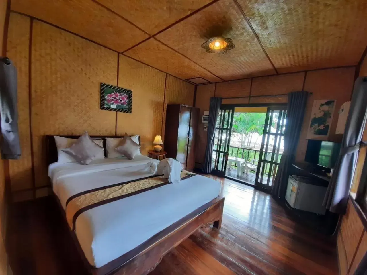 Photo of the whole room in Koh Chang Bailan Beach Resort