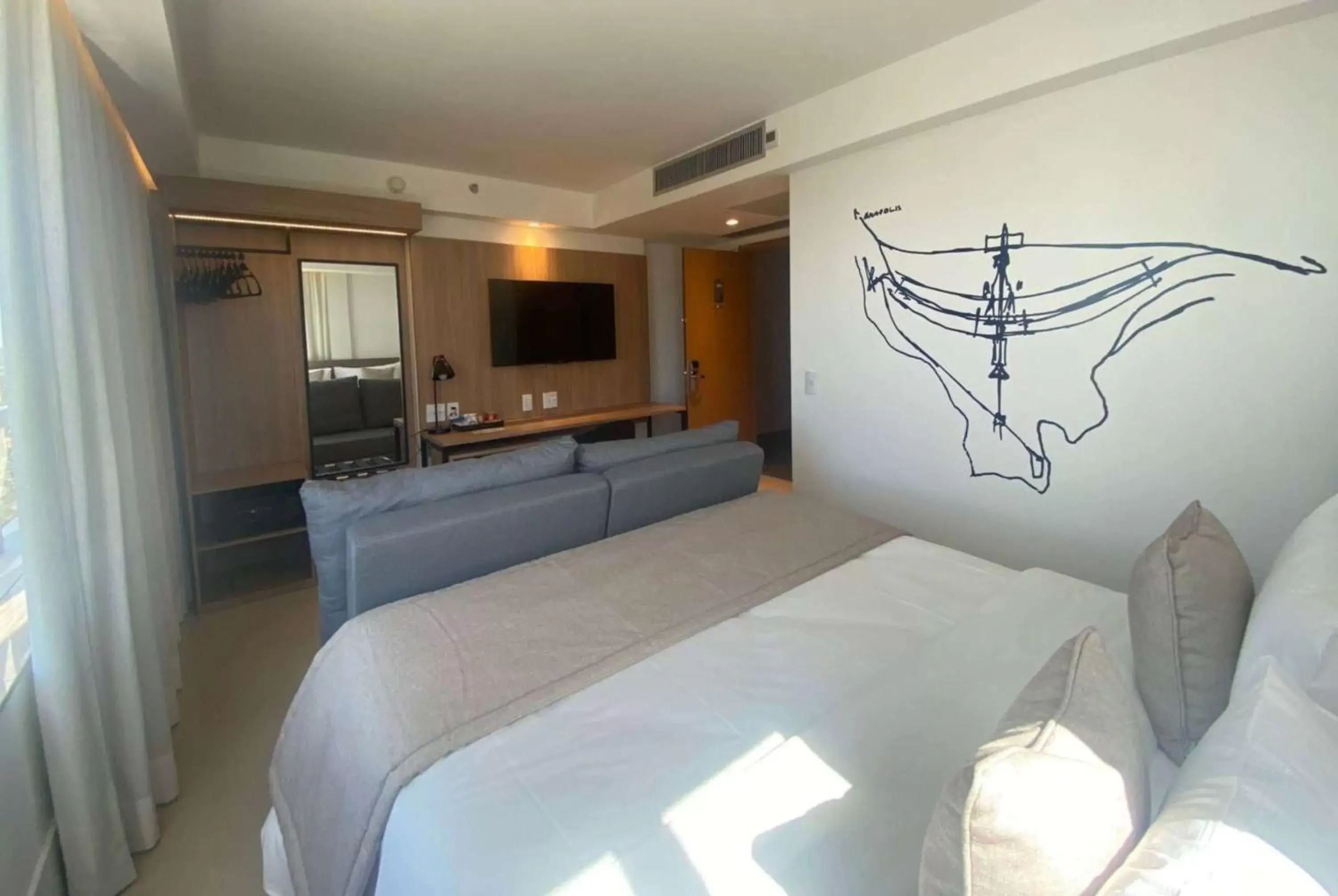 Photo of the whole room, Bed in Tryp by Wyndham Brasília Nações