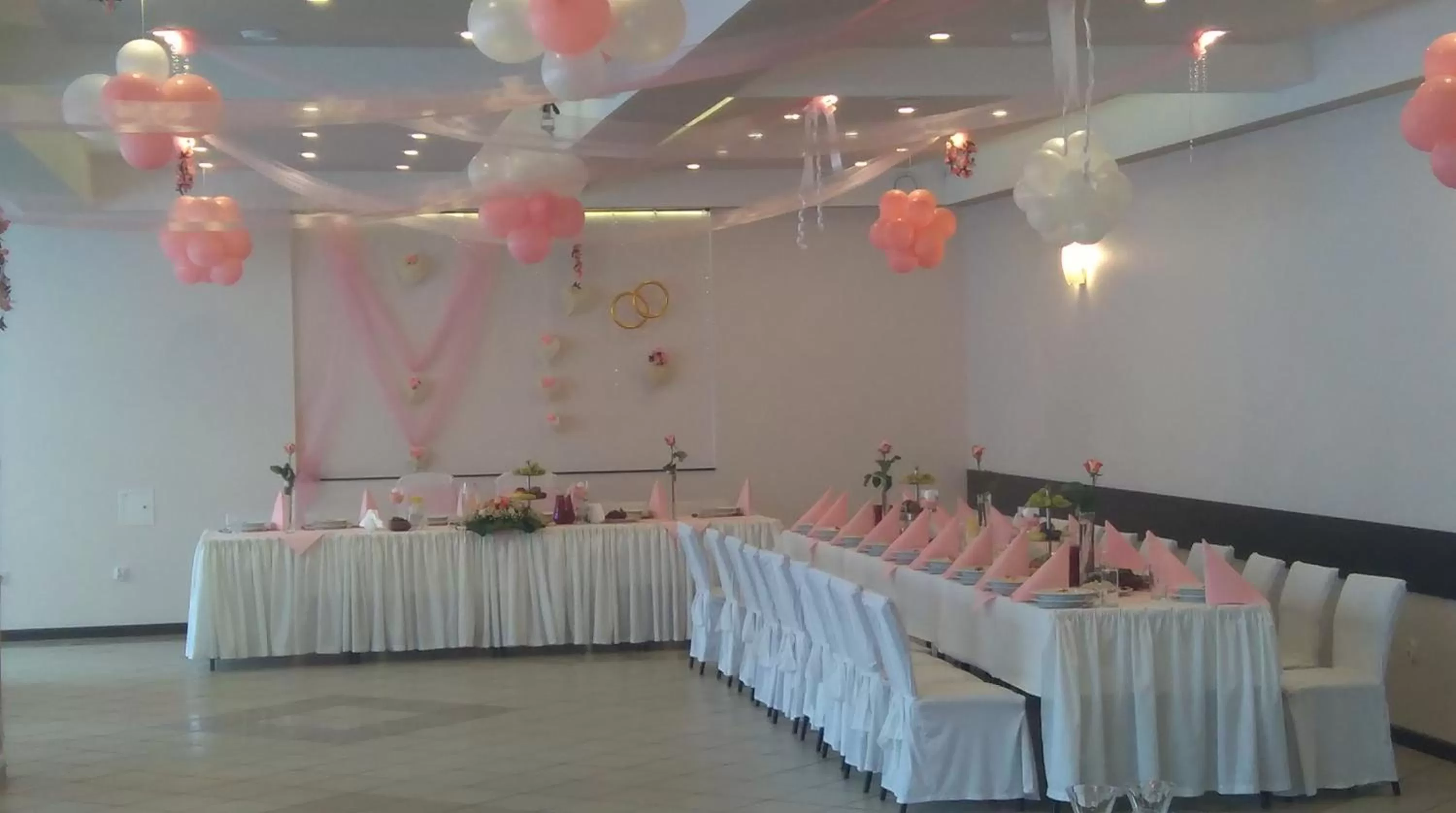 Restaurant/places to eat in HOTEL ODR