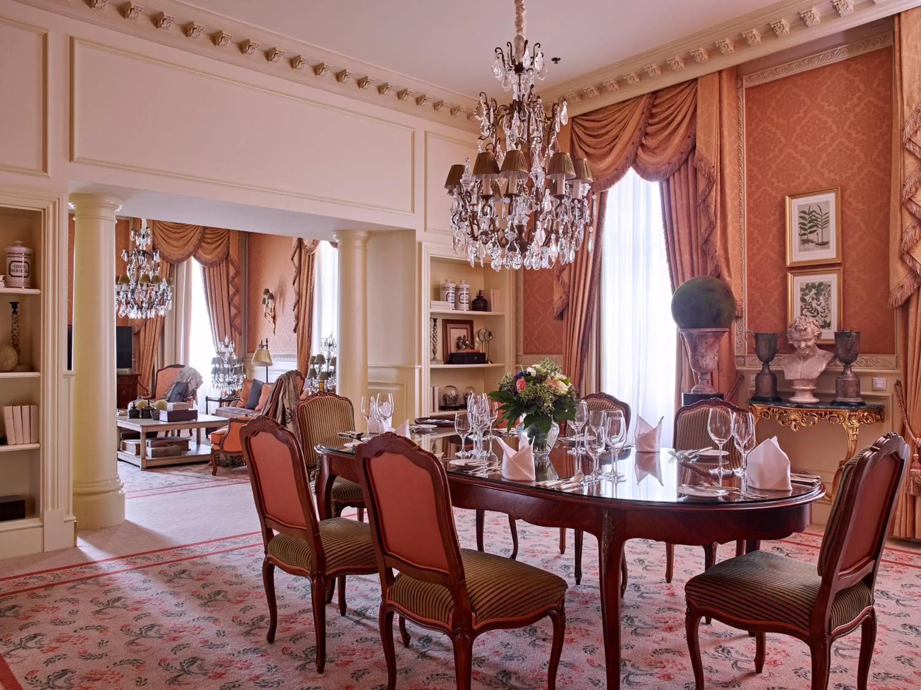 Bedroom, Restaurant/Places to Eat in Grand Hotel Wien