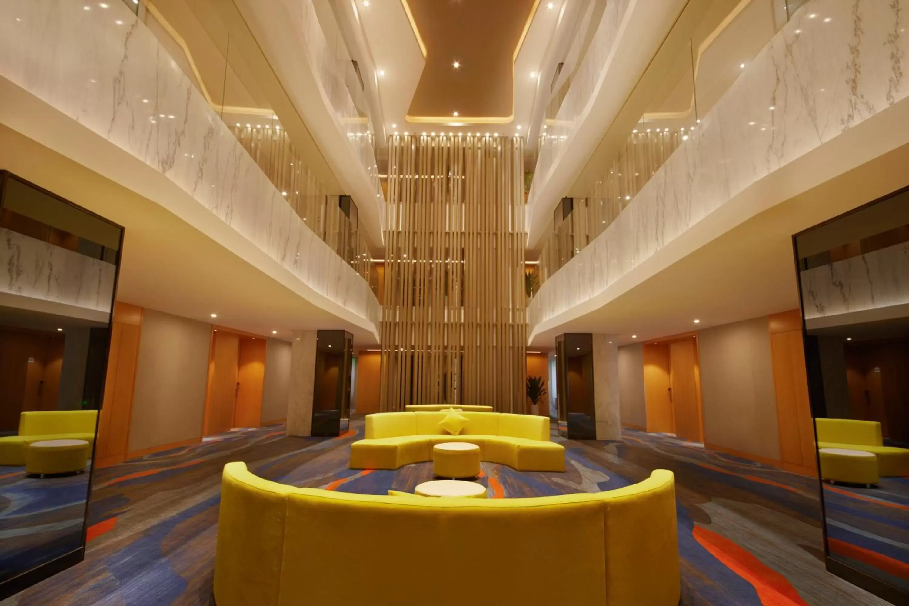 Lobby or reception in Holiday Inn Express Zhengzhou Zhengdong by IHG Lobby or reception in Holiday Inn Express Zhengzhou Zhengdong by IHG