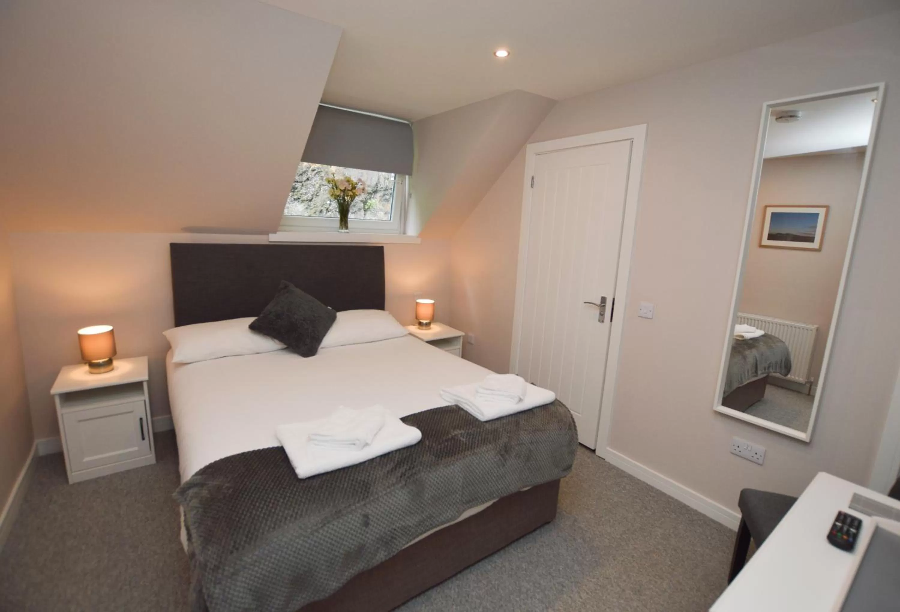 Bedroom, Bed in Fairhaven, Oban Town Centre