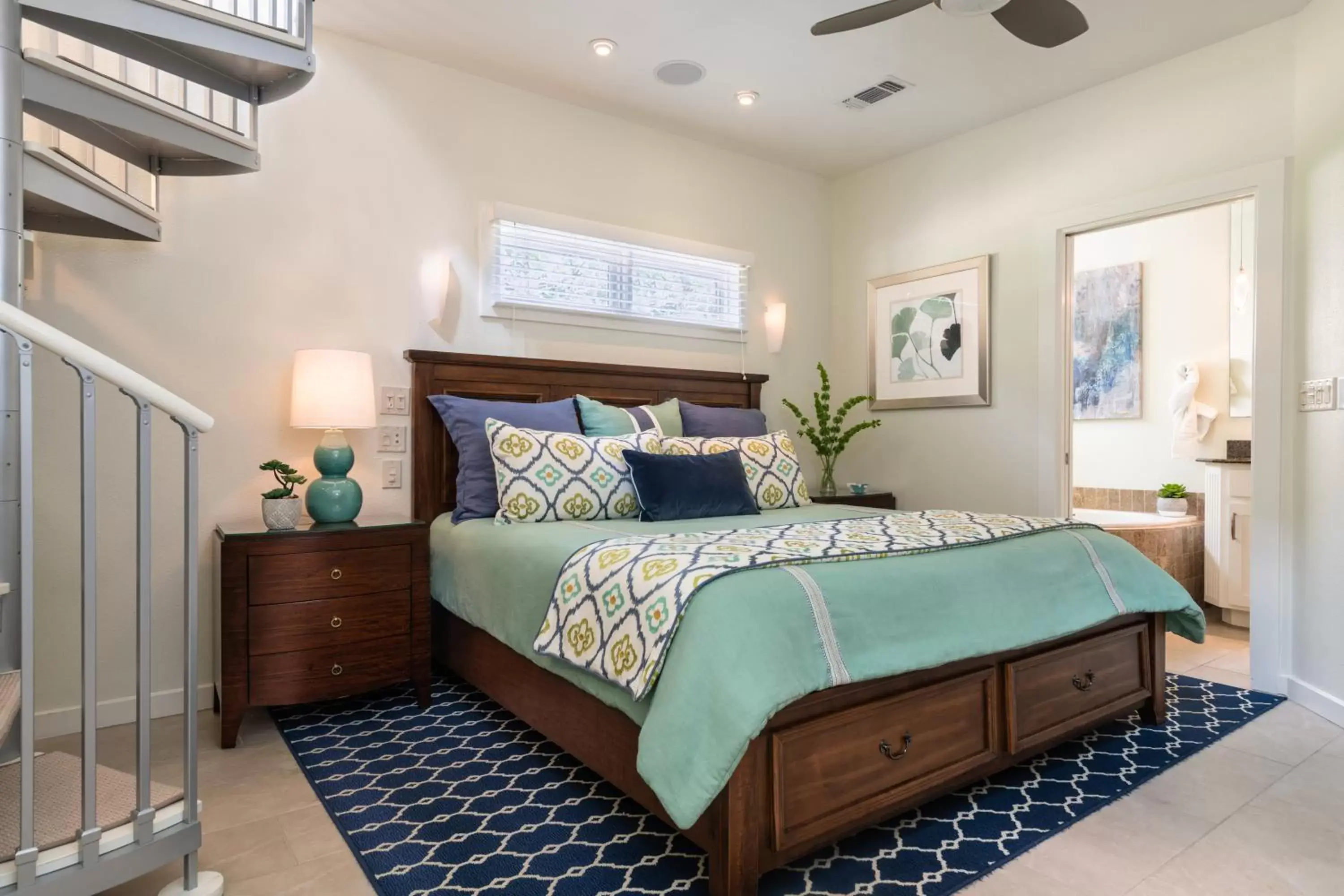 Bedroom, Bed in Inn on Lake Granbury