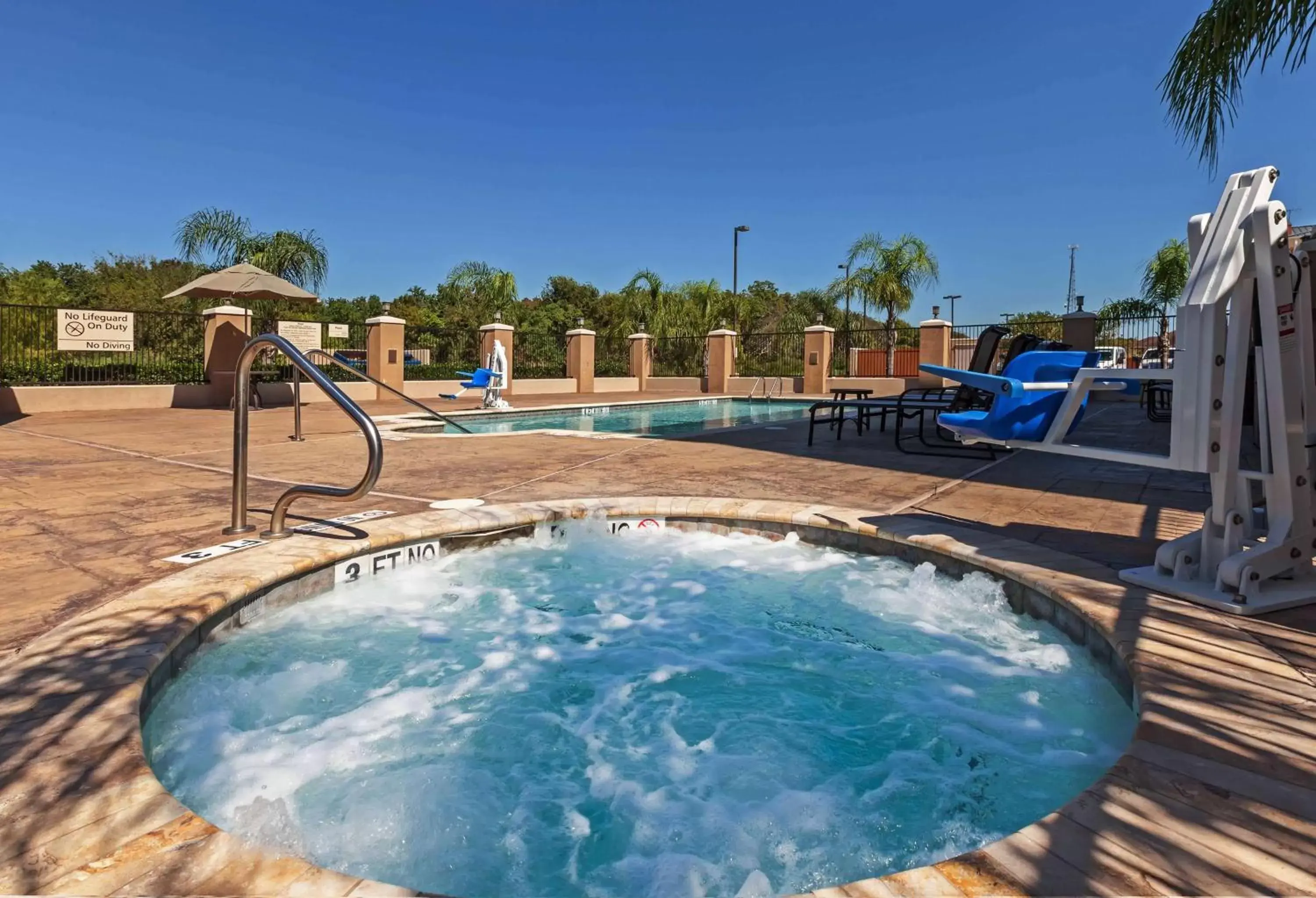 Spa and wellness centre/facilities, Swimming Pool in Hampton Inn and Suites Lake Jackson-Clute