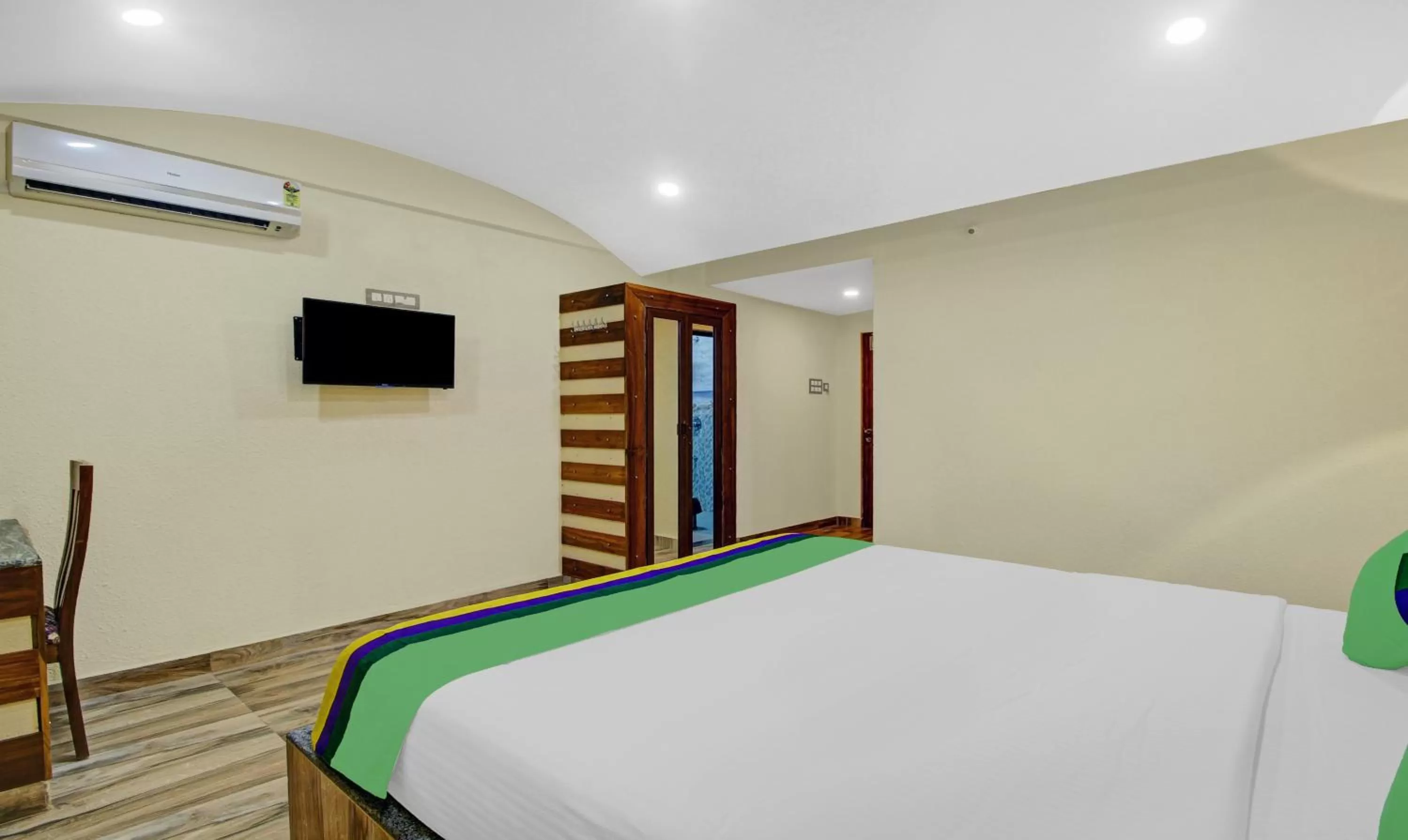 Bed in Treebo Majestic Palms, 2 Km From Colva Beach