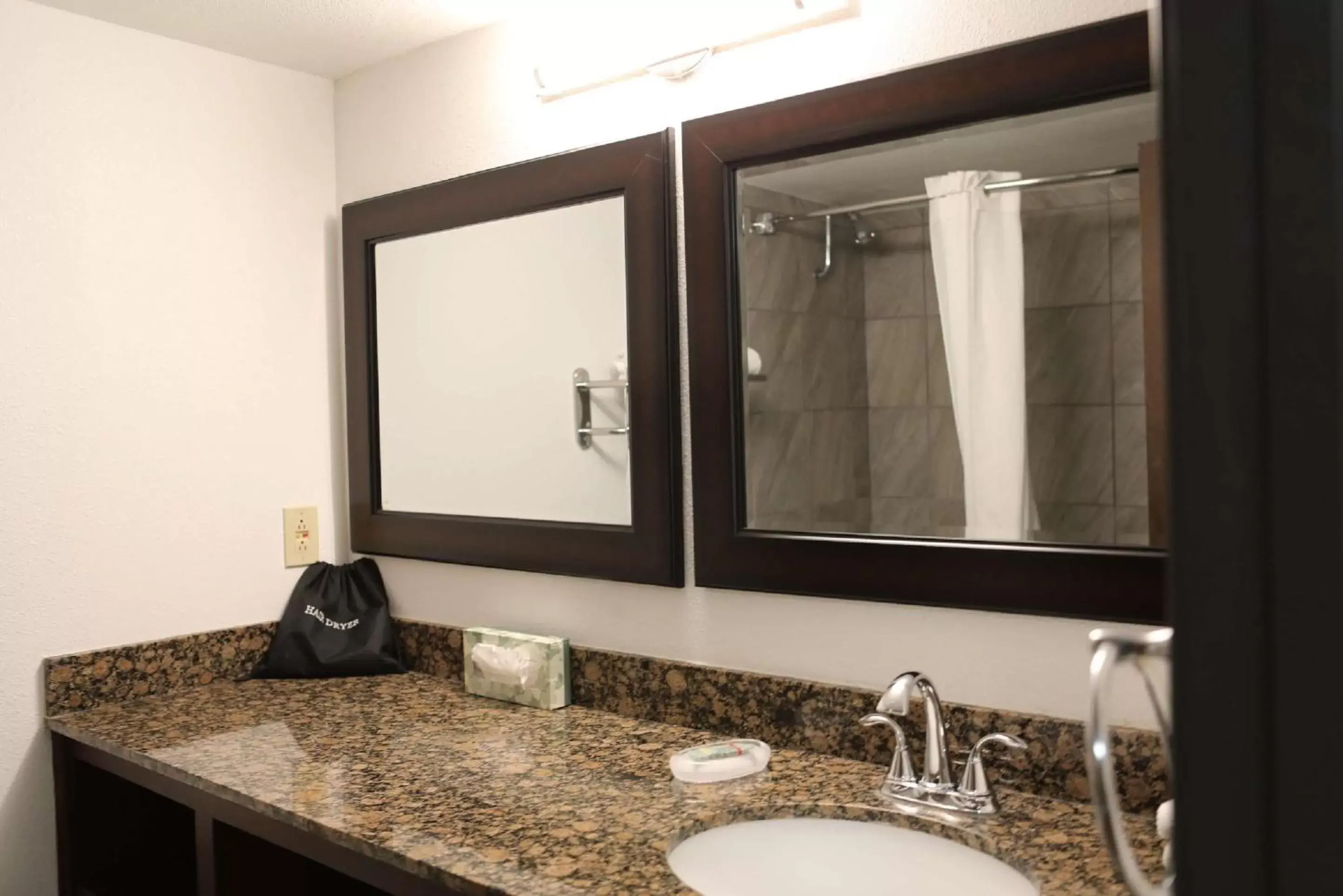 Bathroom in Best Western InnSuites Tucson Foothills Hotel & Suites