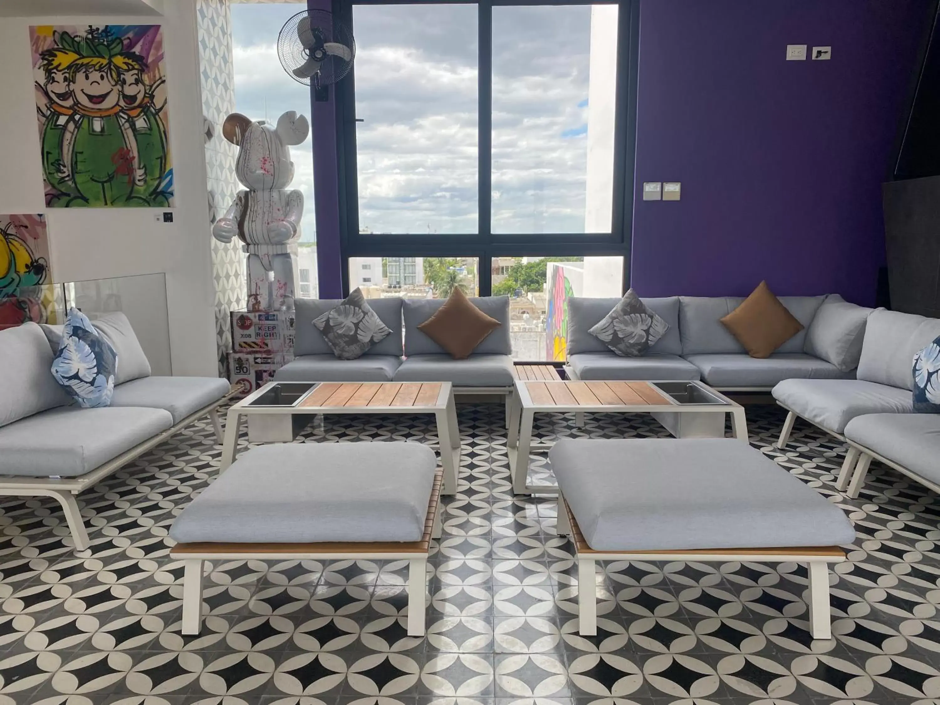 Nightclub / DJ, Seating Area in Auténtico Vertical Playa del Carmen