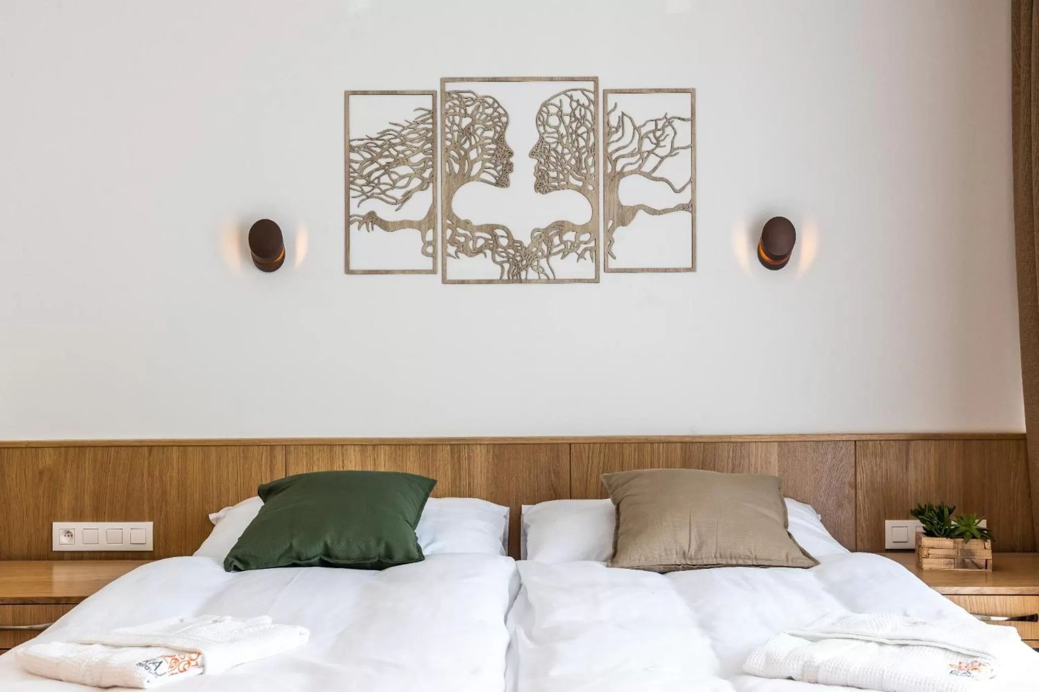 Photo of the whole room, Bed in RAJ zdravia