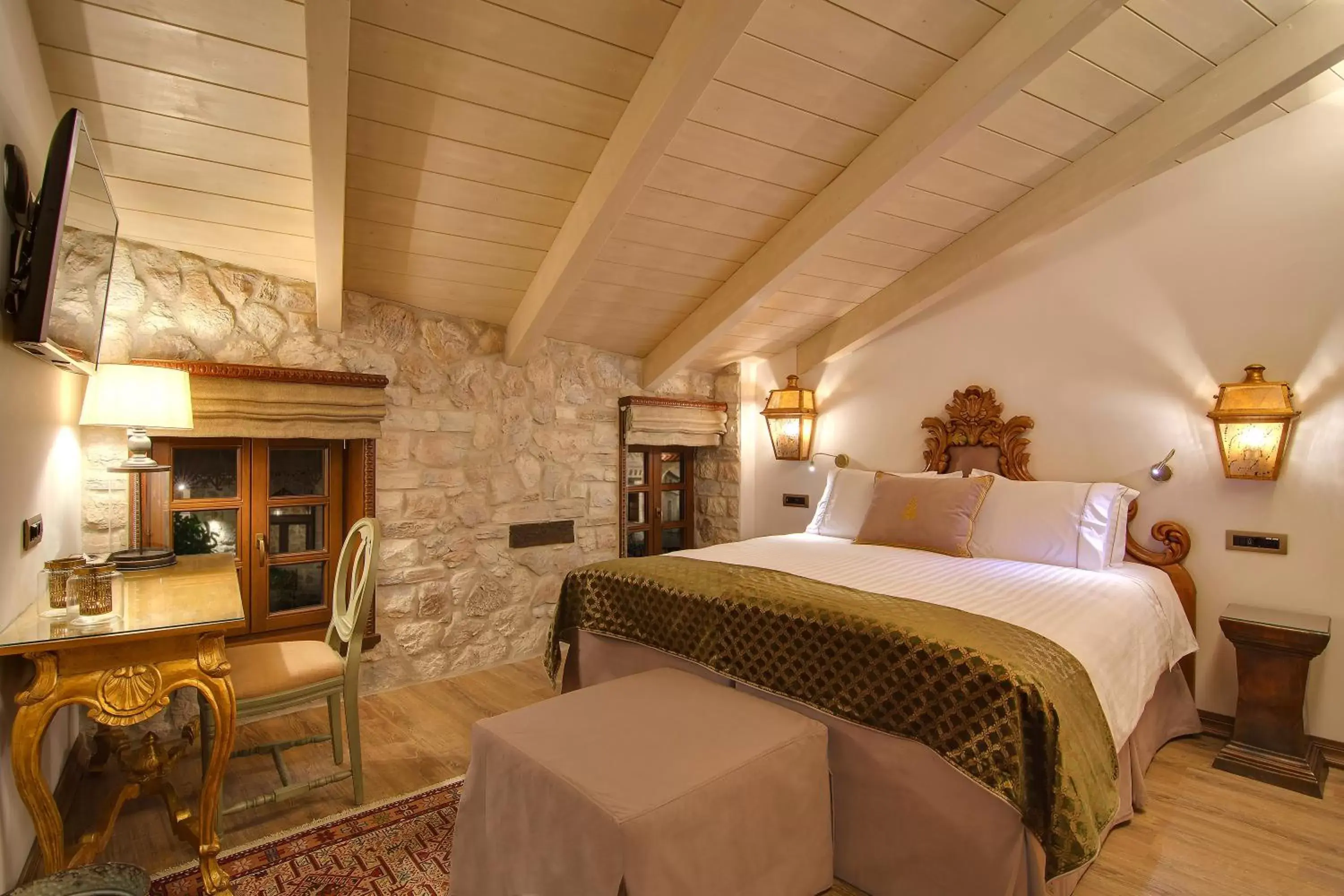 Bed in KAMARES Historic Boutique Hotel & Spa