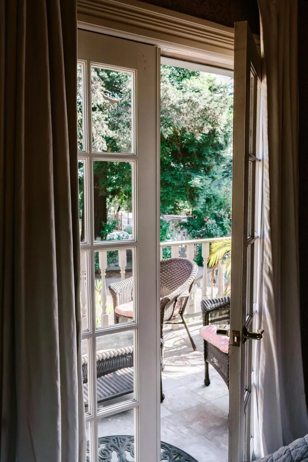 Patio, Balcony/Terrace in Calderwood Inn
