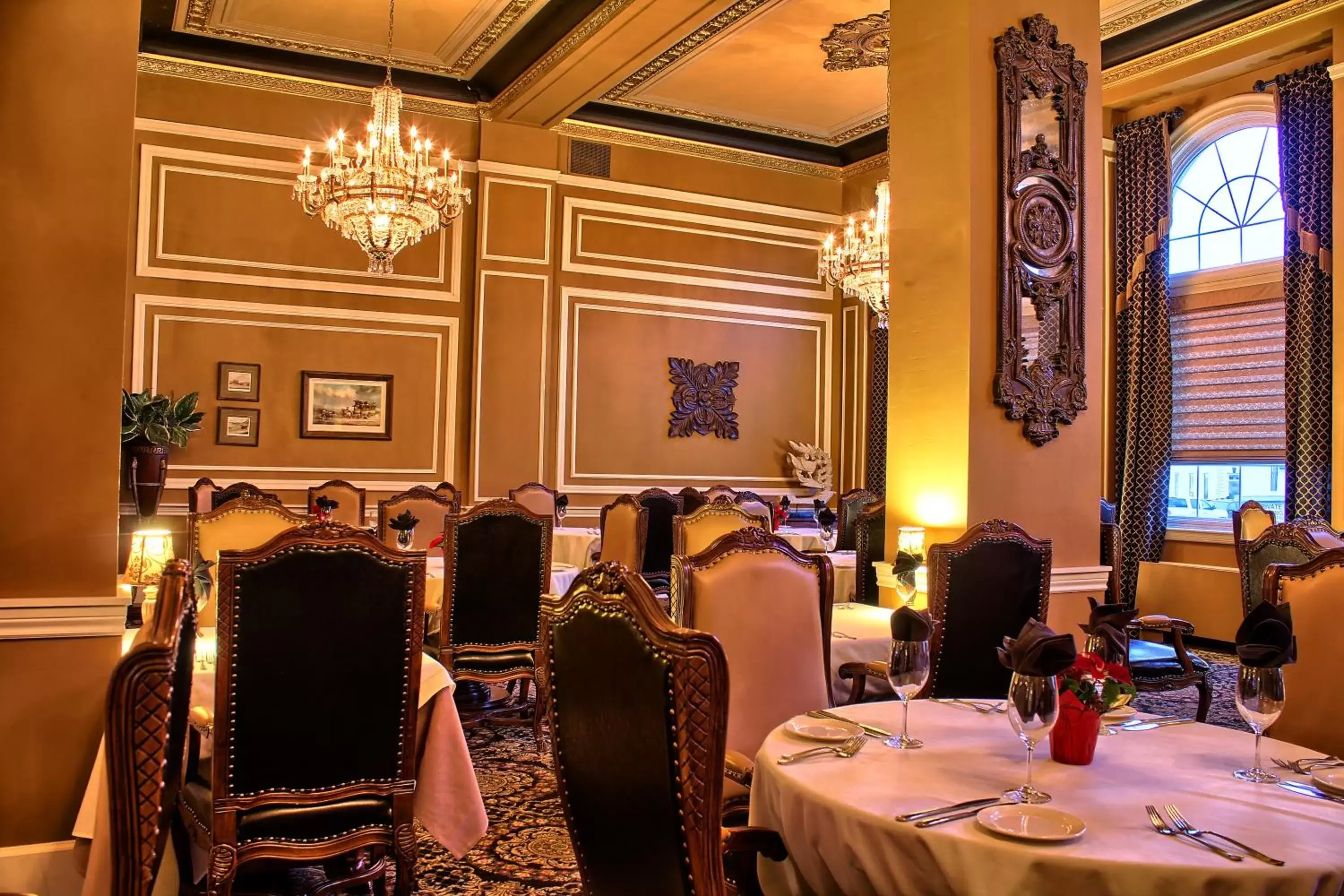 Restaurant/Places to Eat in Grant Hall Hotel