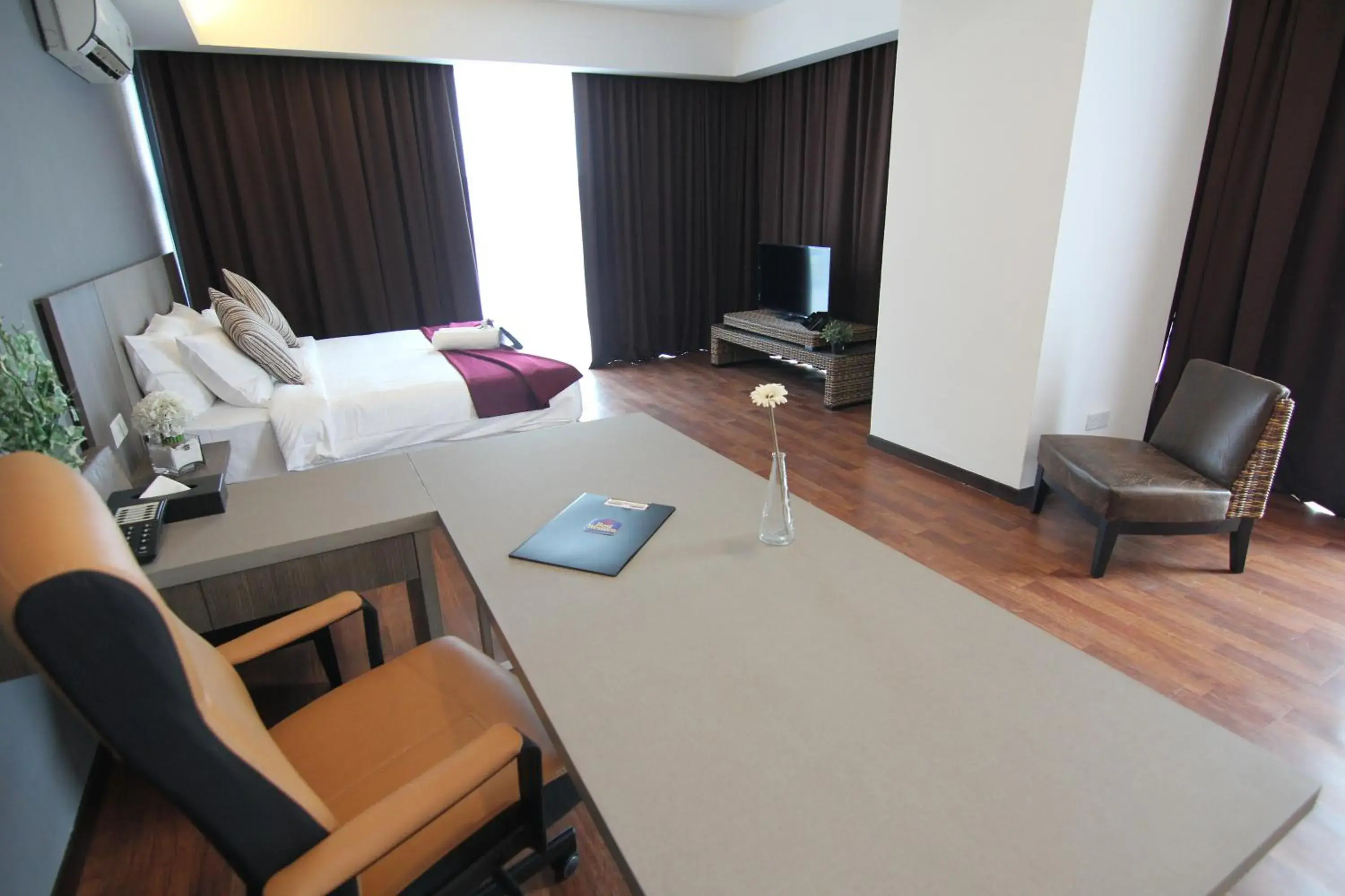 Executive Deluxe Double Room in Nexus Regency Suites & Hotel
