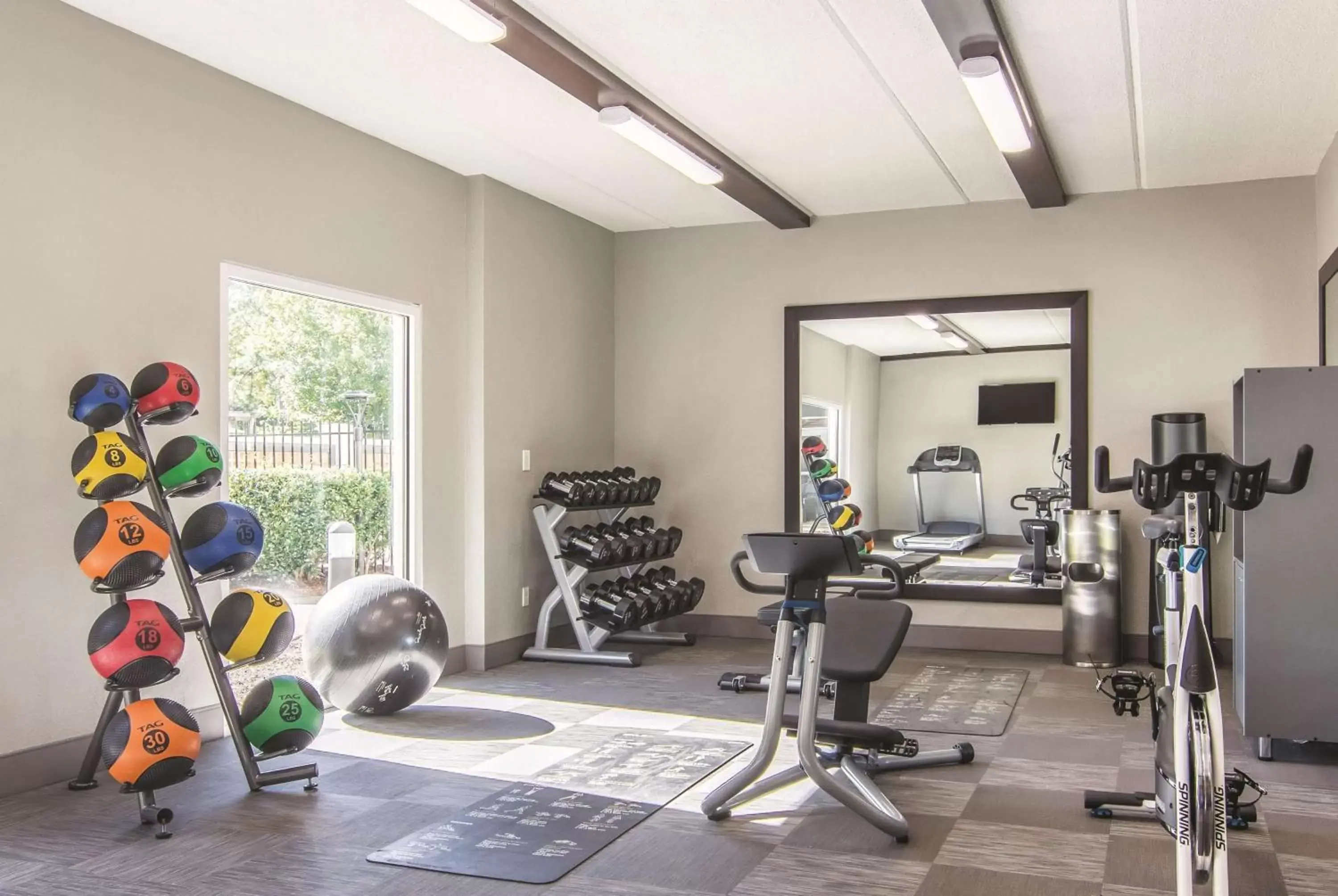 Fitness centre/facilities, Fitness Center/Facilities in La Quinta by Wyndham Atlanta Perimeter Medical