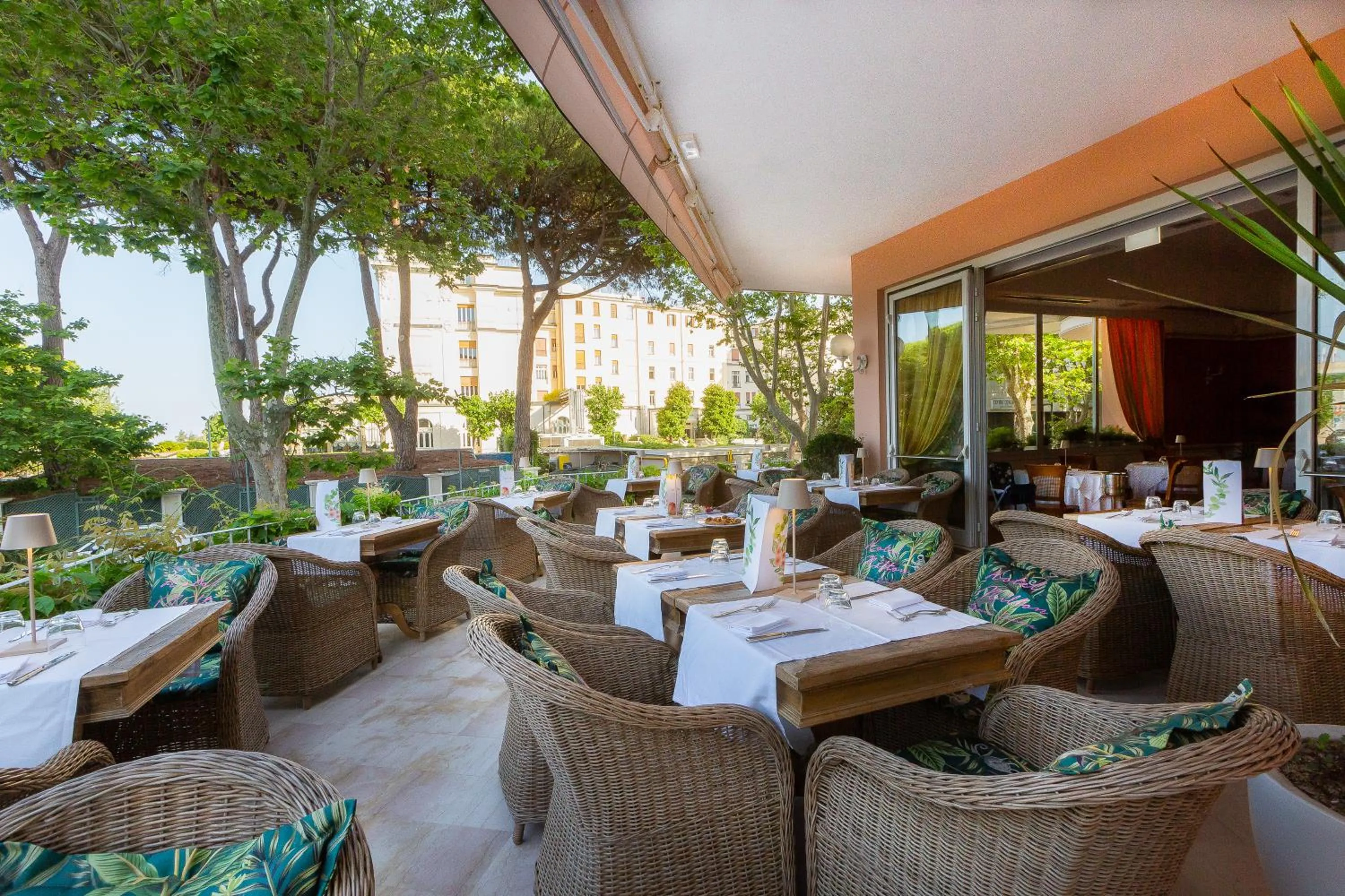 Restaurant/places to eat in Hotel Milton Rimini