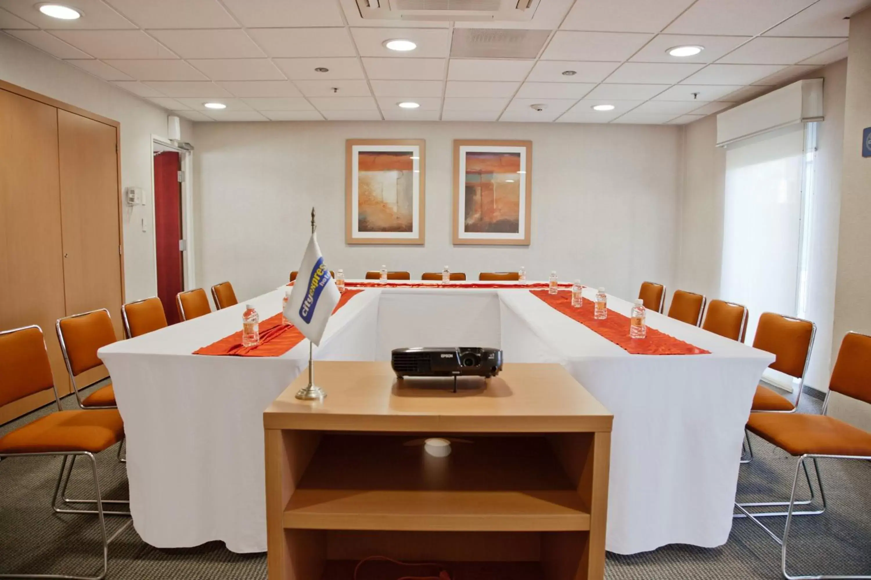 Meeting/conference room in City Express by Marriott Celaya Parque