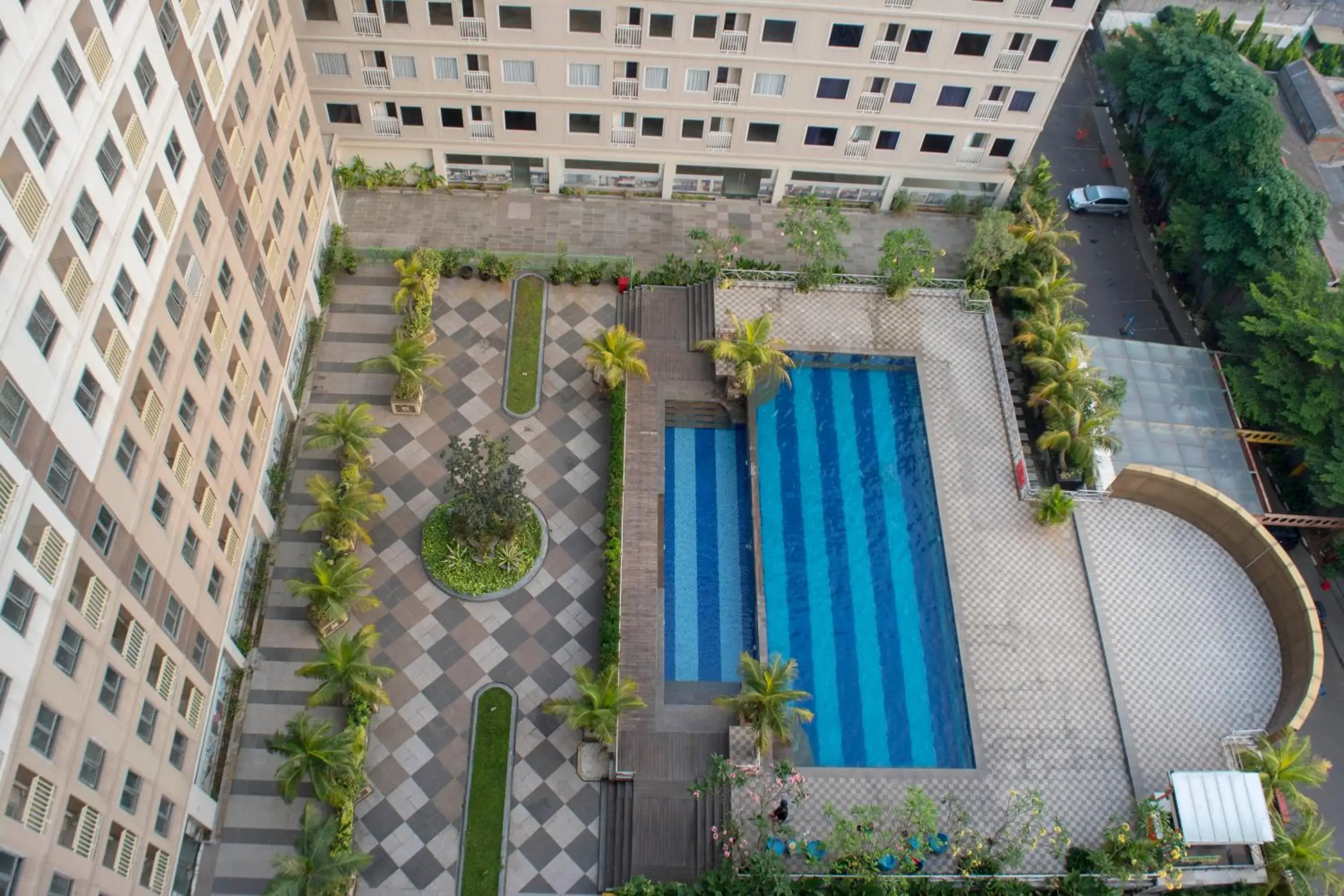 Bird's eye view in Titanium Express HomTel