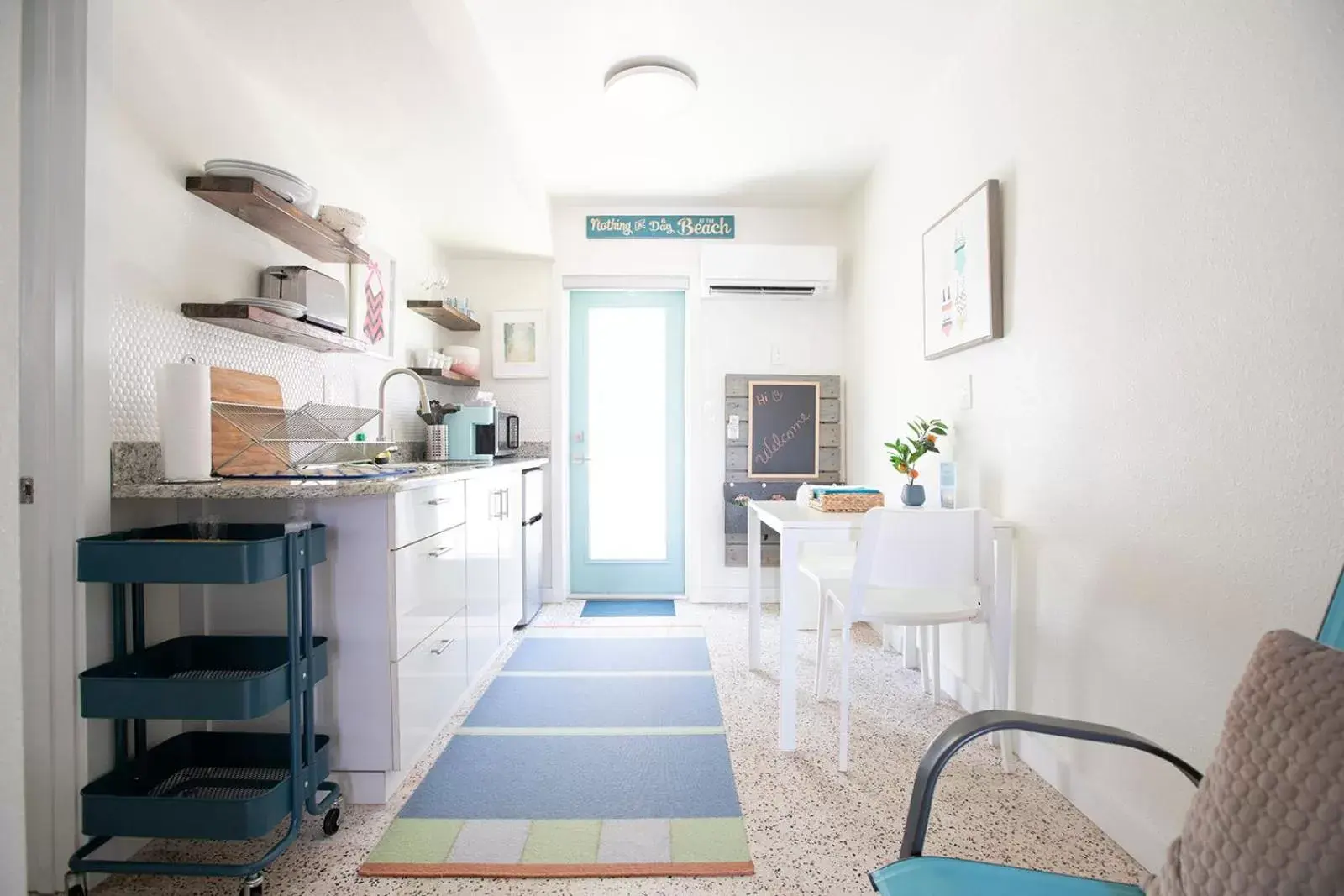 Kitchen/Kitchenette in Casa Limonada Boutique Motel