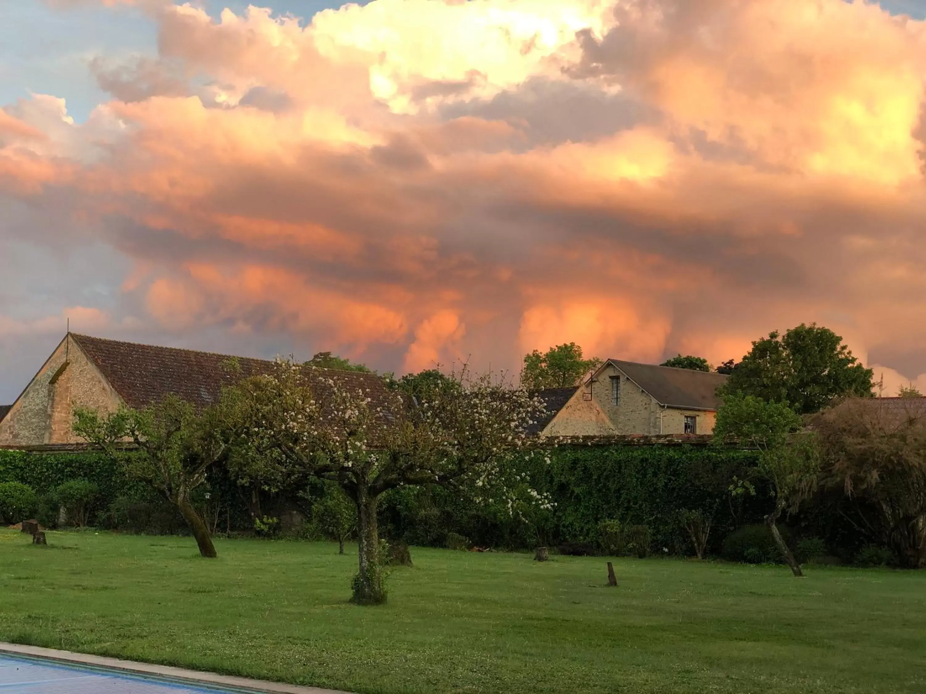 Garden, Property Building in La plaine de l'Angelus