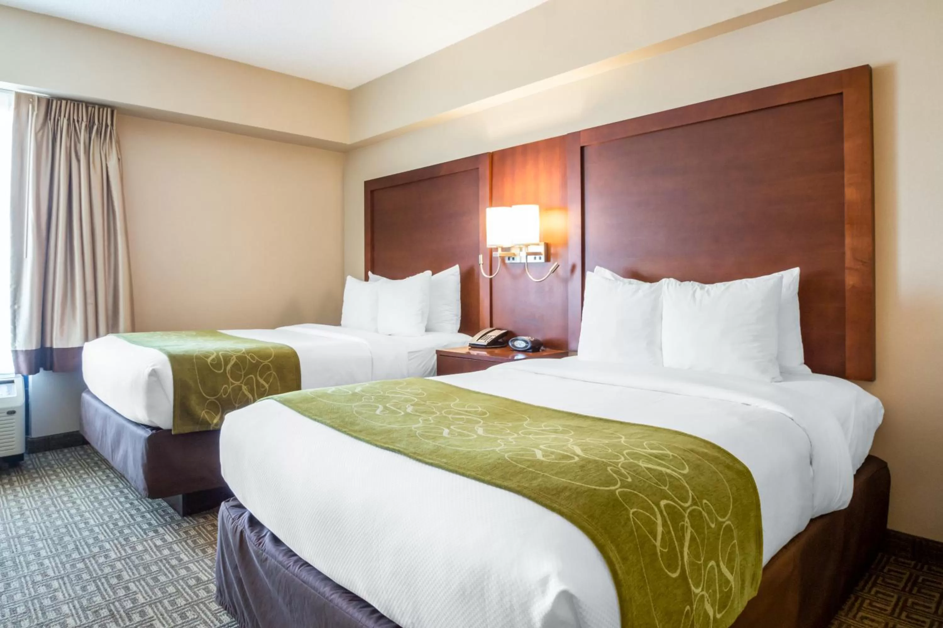 Bedroom, Bed in Comfort Suites at Woodbridge