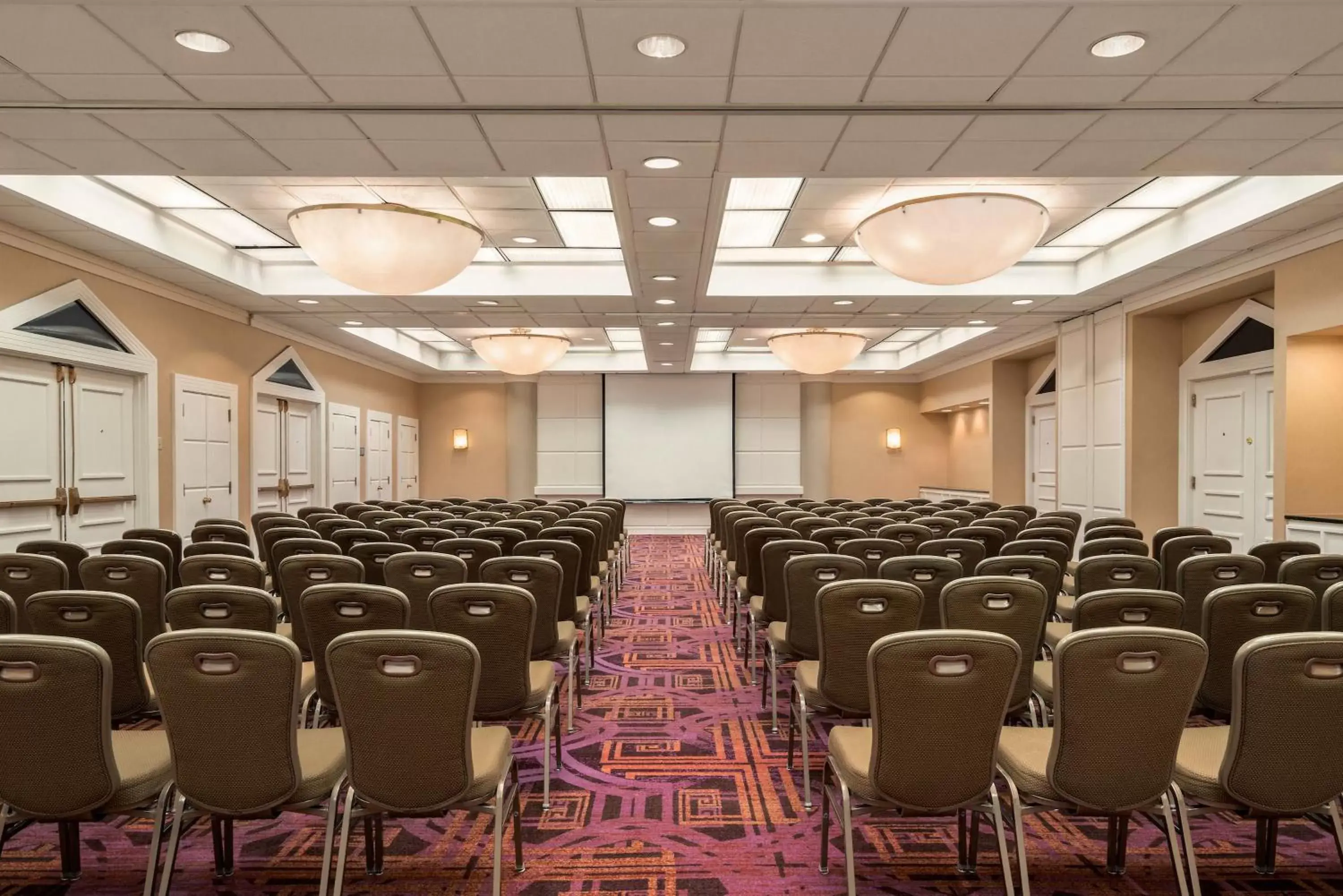 Meeting/conference room in Crowne Plaza Englewood, an IHG Hotel