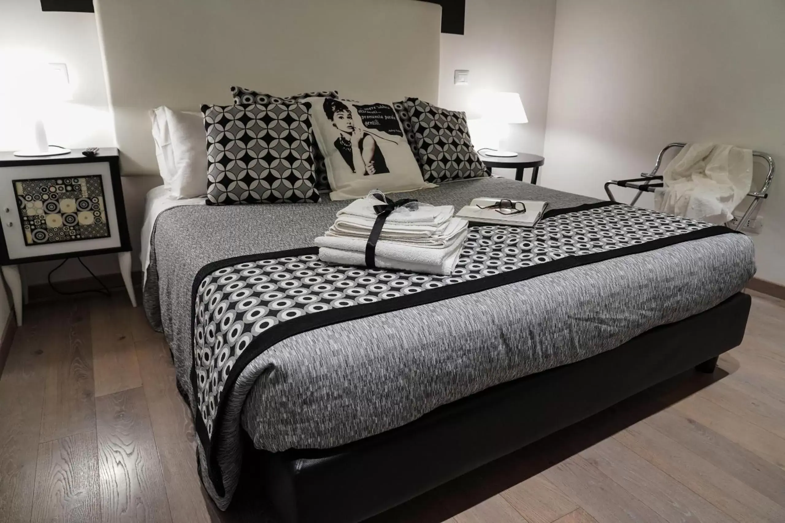 Bedroom, Bed in Villa Cantoni