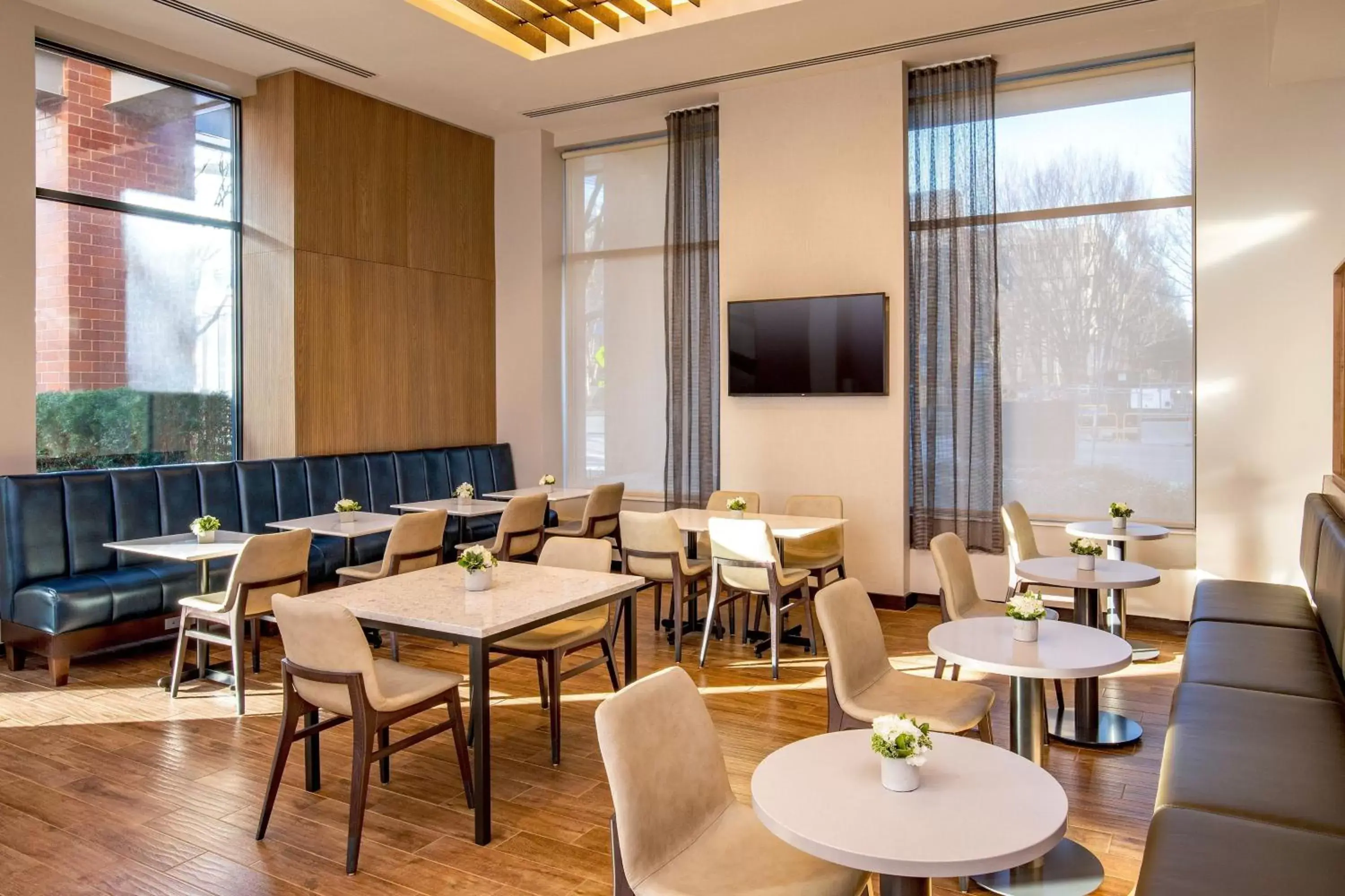 Breakfast, Restaurant/Places to Eat in Residence Inn by Marriott Boston Cambridge