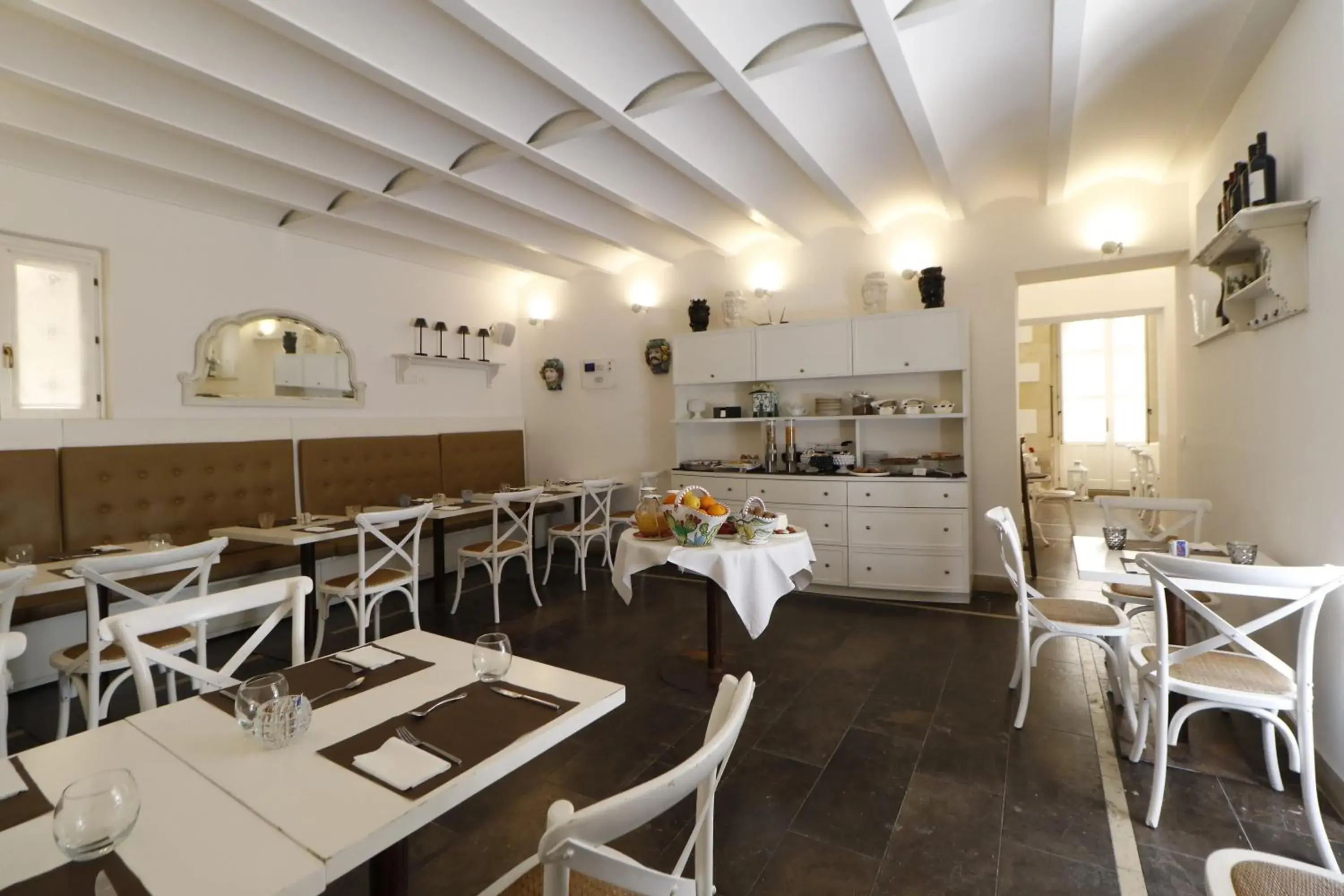 Restaurant/Places to Eat in Hotel Gargallo