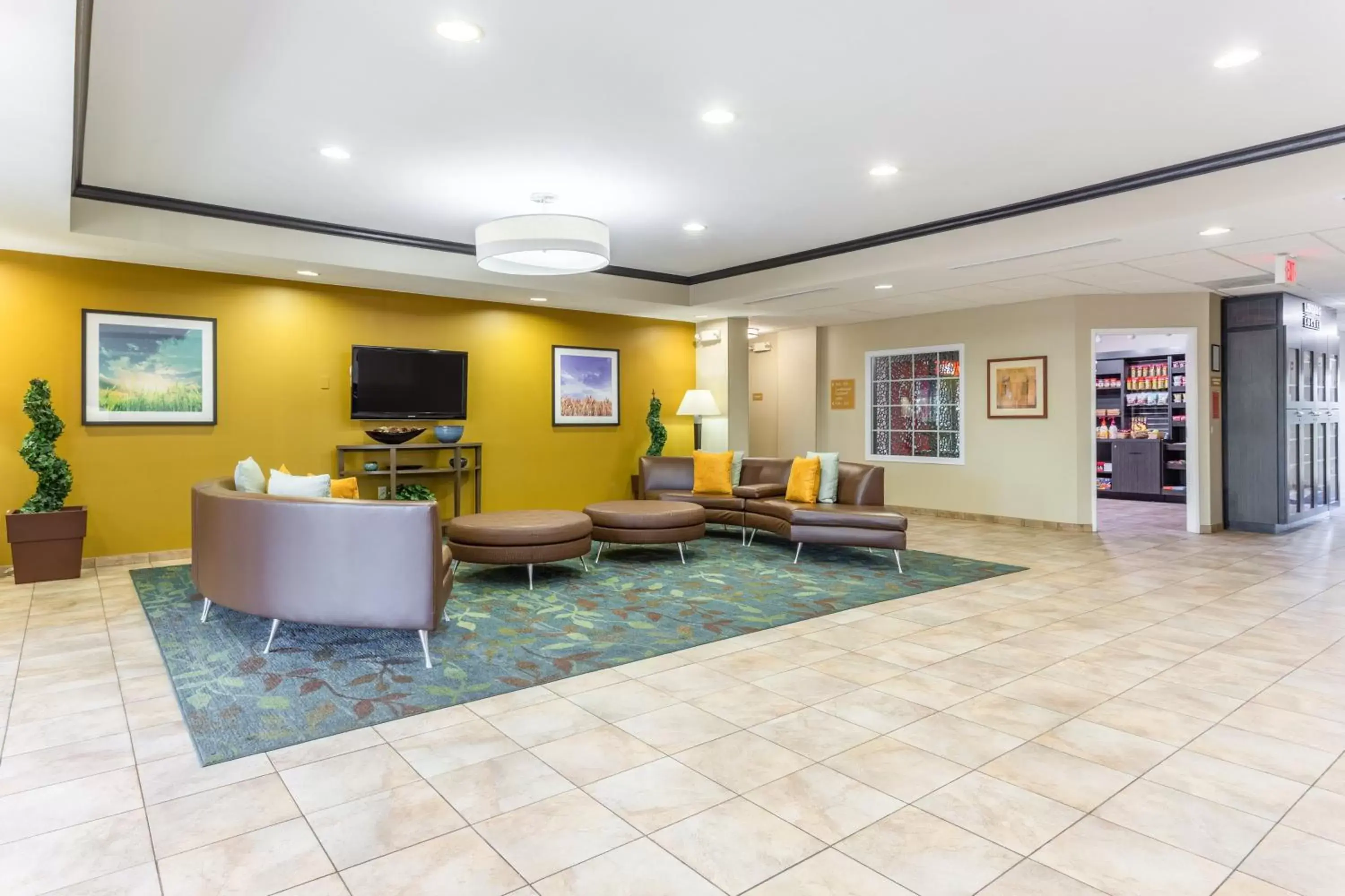 Property building, Lobby/Reception in Candlewood Suites Aurora-Naperville, an IHG Hotel