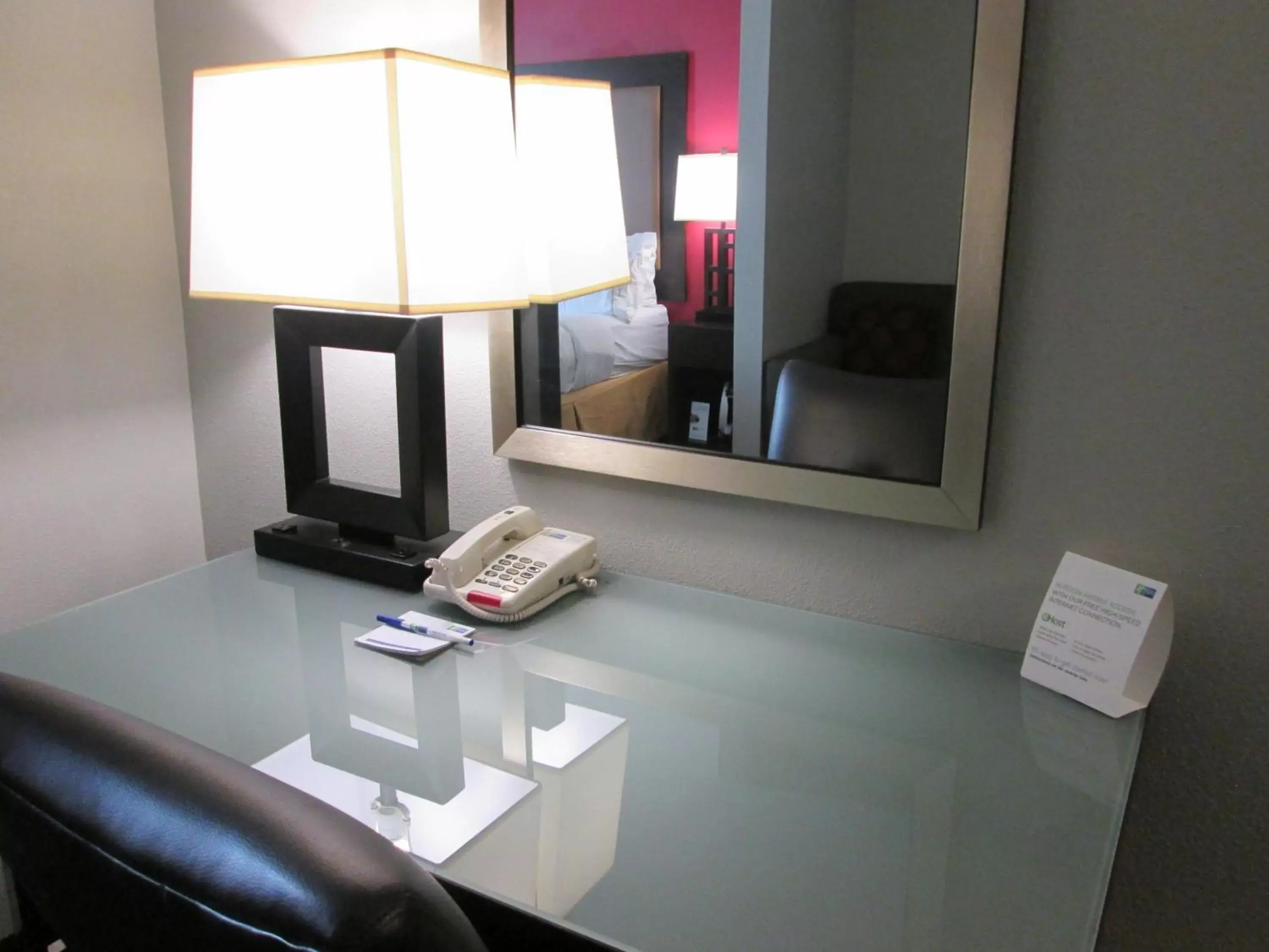 Photo of the whole room, TV/Entertainment Center in Holiday Inn Express Cloverdale - Greencastle, an IHG Hotel