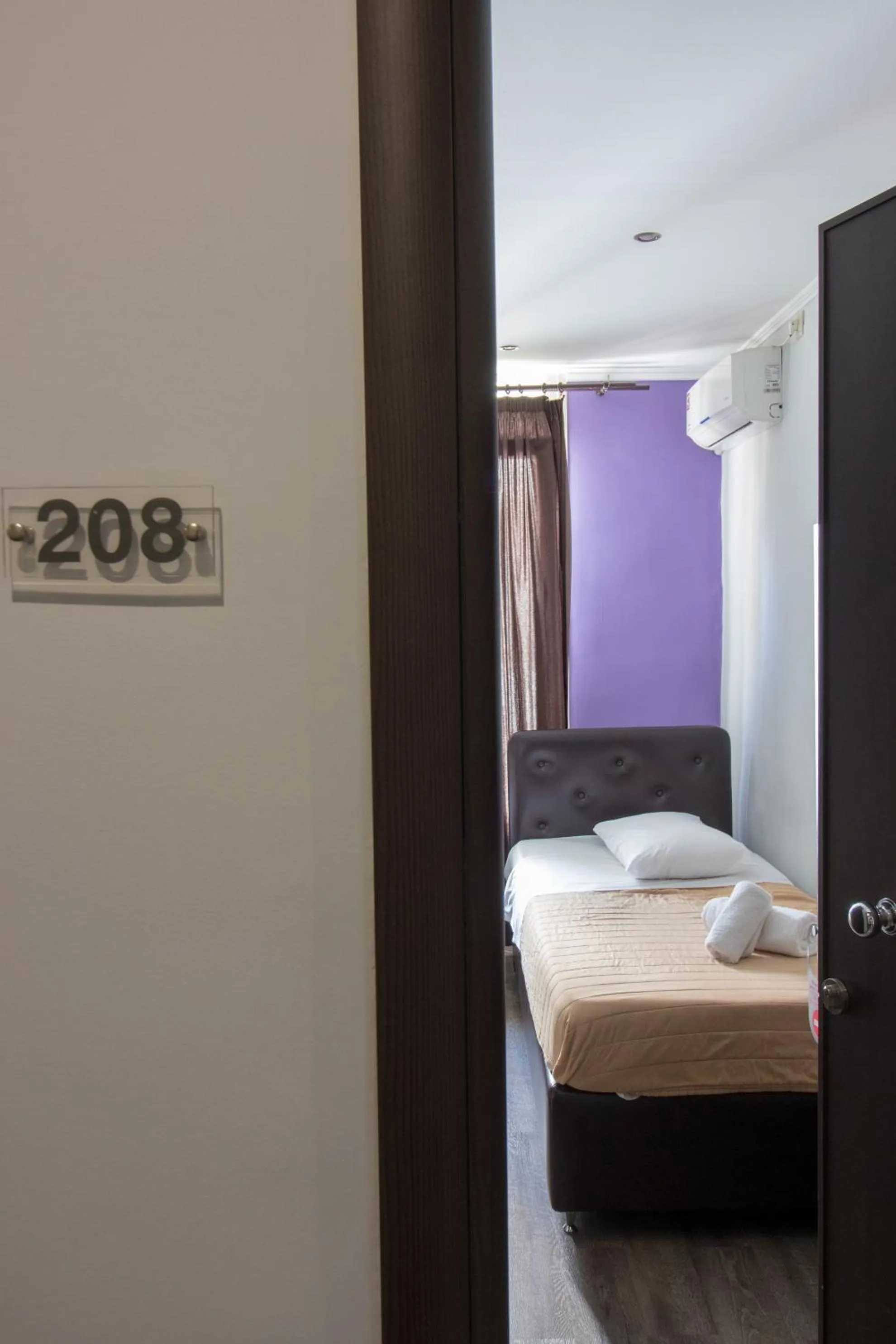 Other, Bed in Cosmopolit