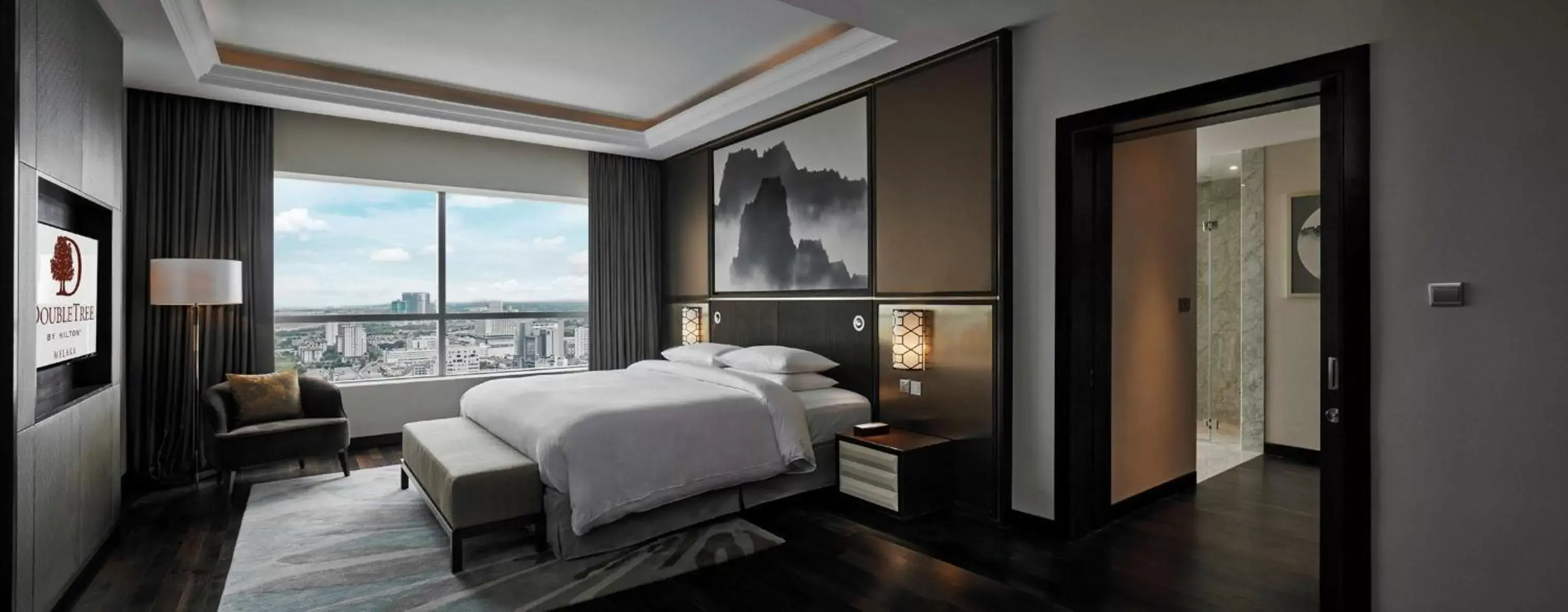 Bed in DoubleTree by Hilton Melaka