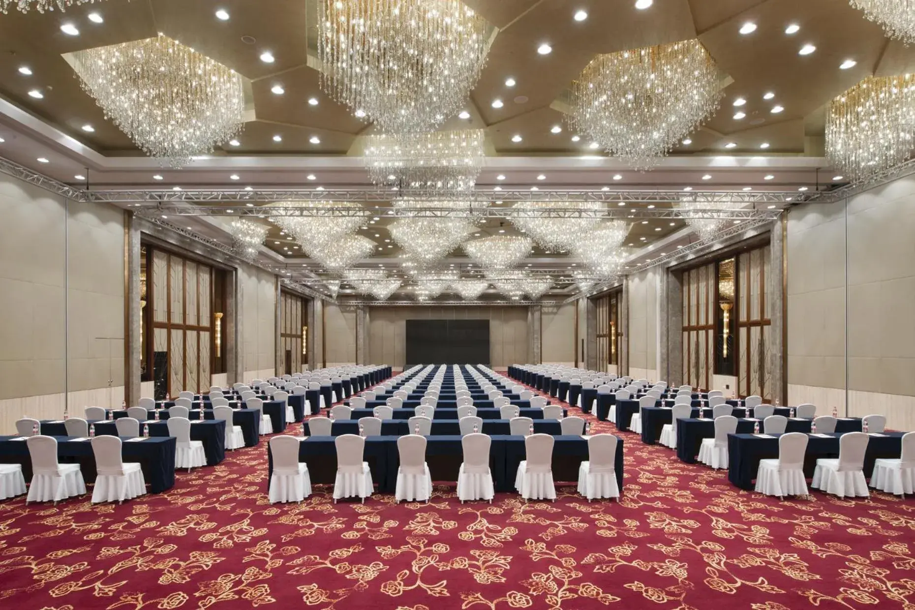 Meeting/conference room in Crowne Plaza Nanchang Riverside, an IHG Hotel