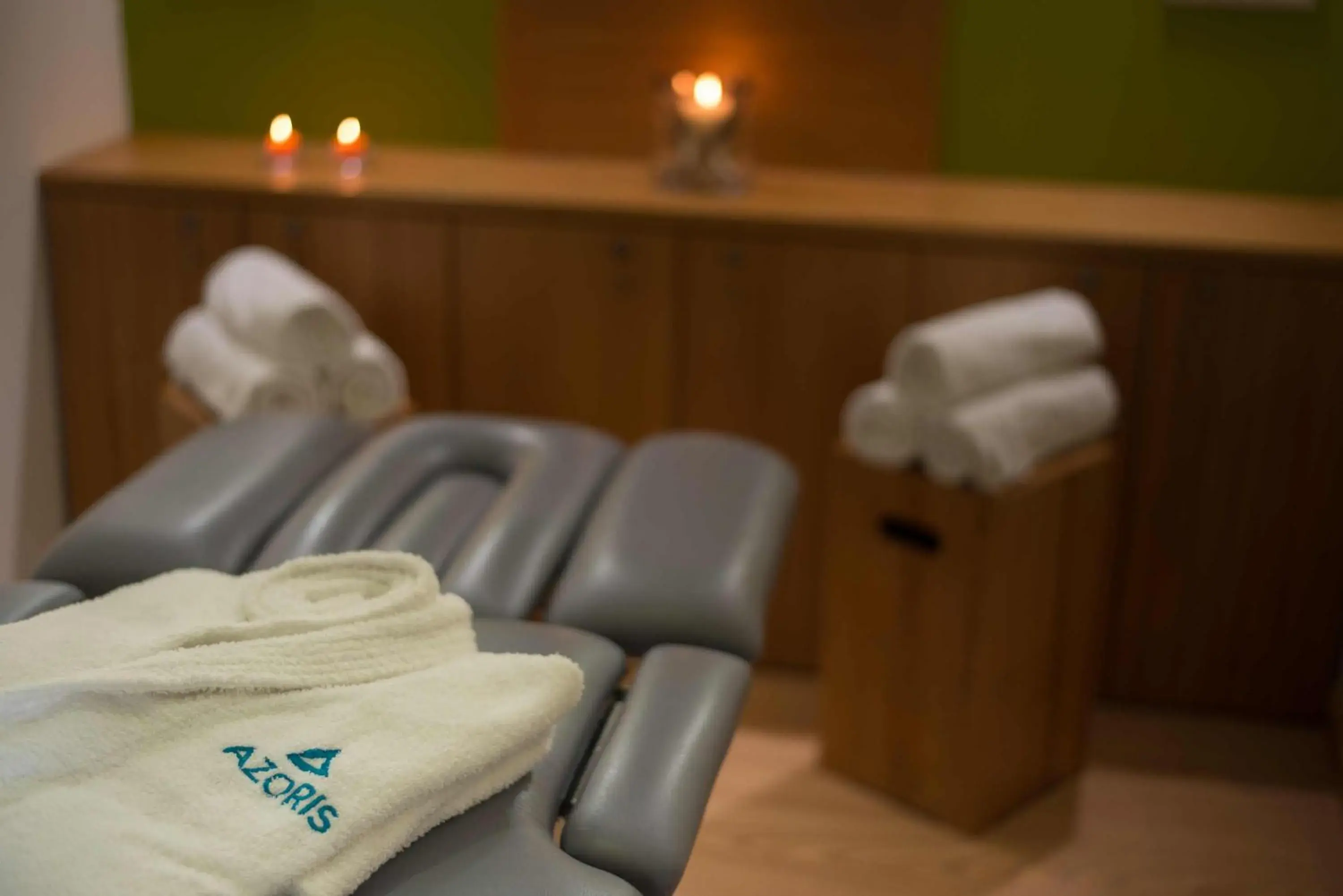 Massage, Bathroom in Azoris Angra Garden – Plaza Hotel