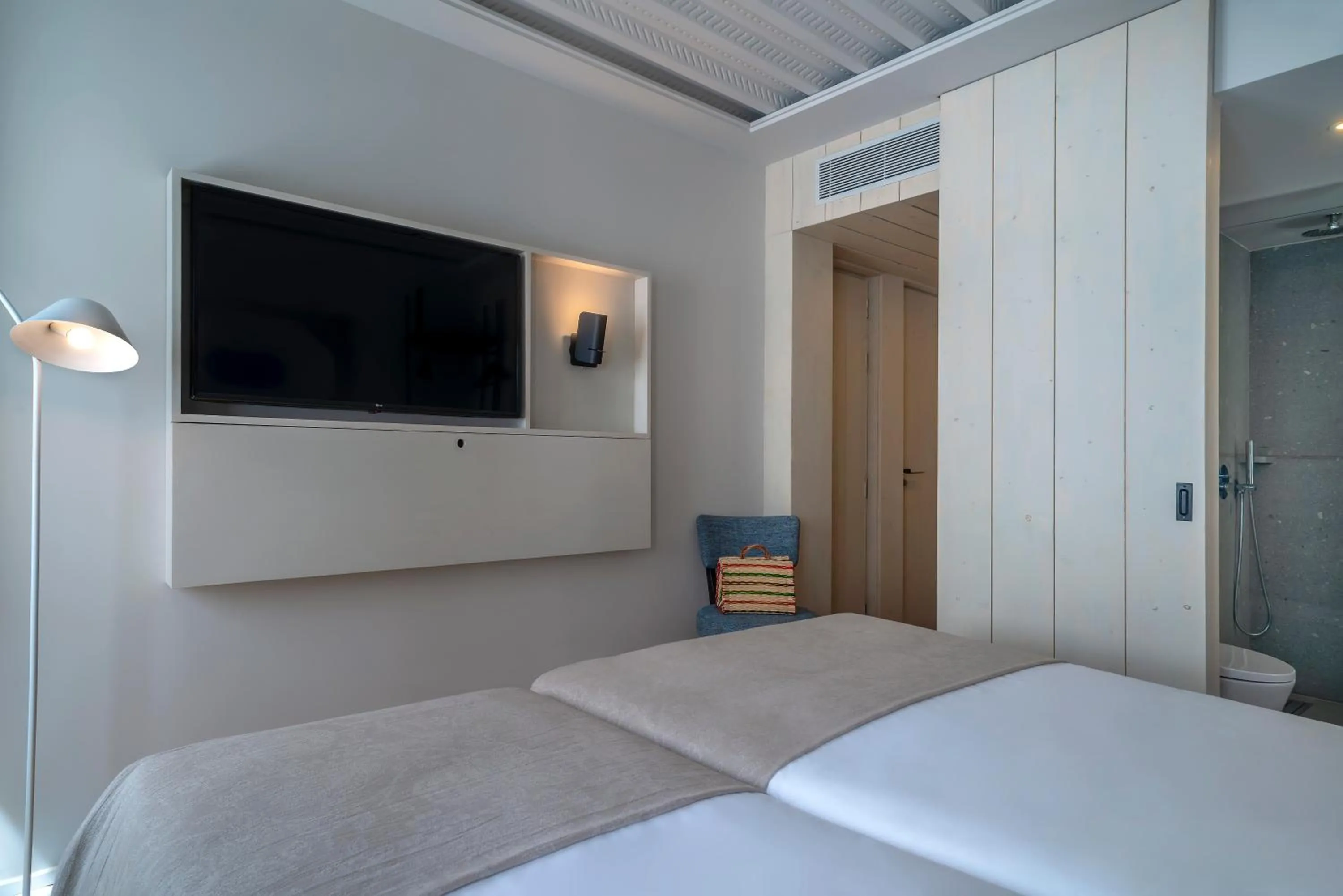 Bed in Porta Nova Collection House