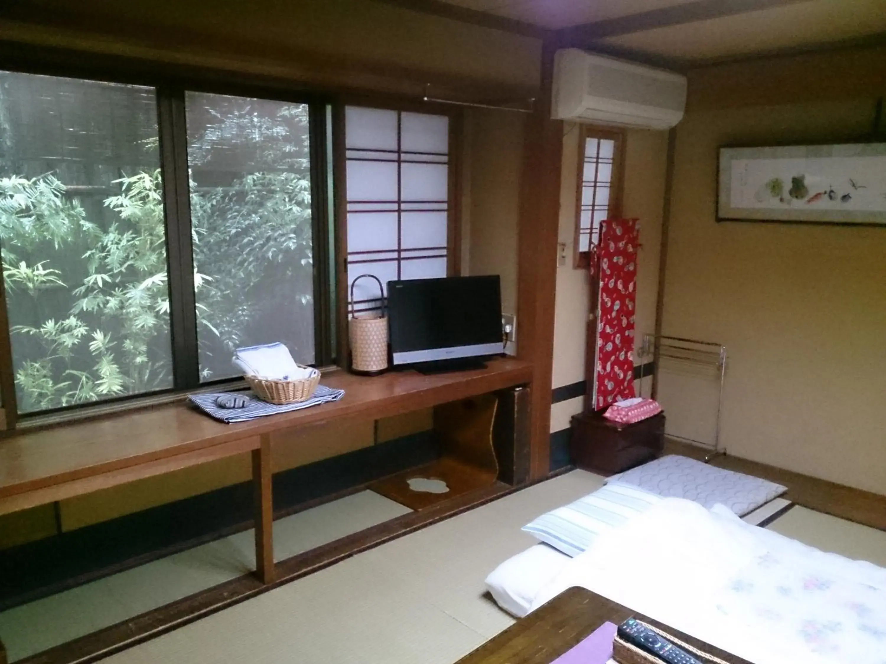 Decorative detail, TV/Entertainment Center in Ryokan Nakajimaya