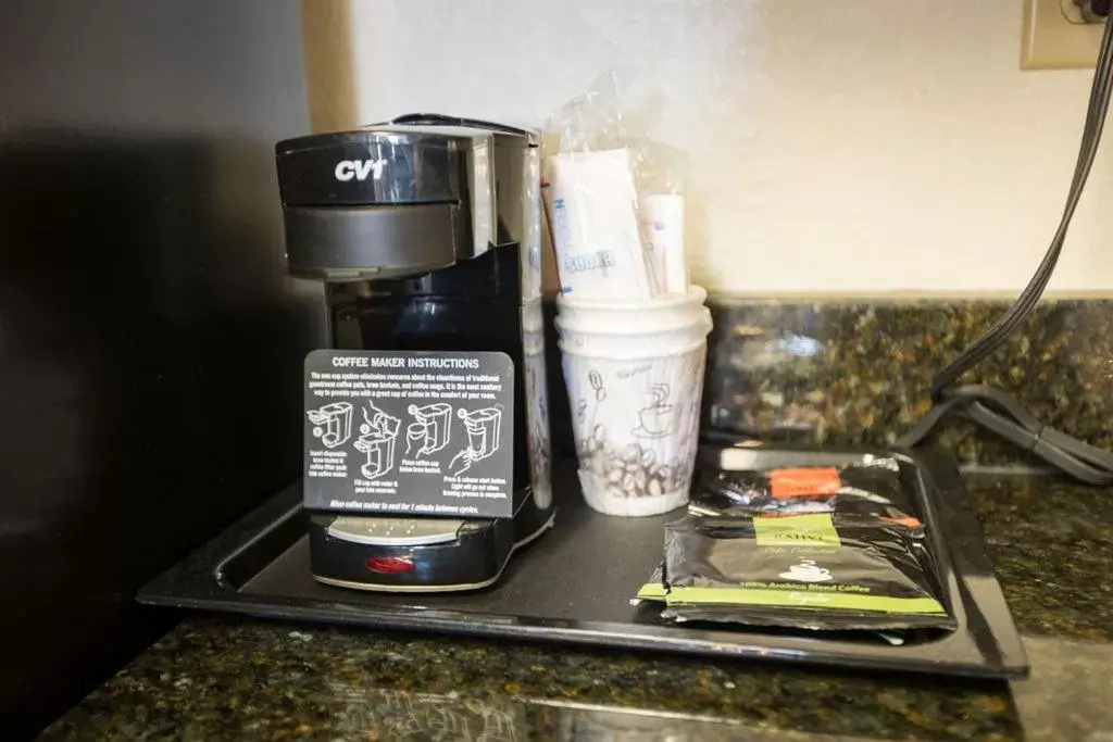 Coffee/tea facilities in Savannah House Hotel