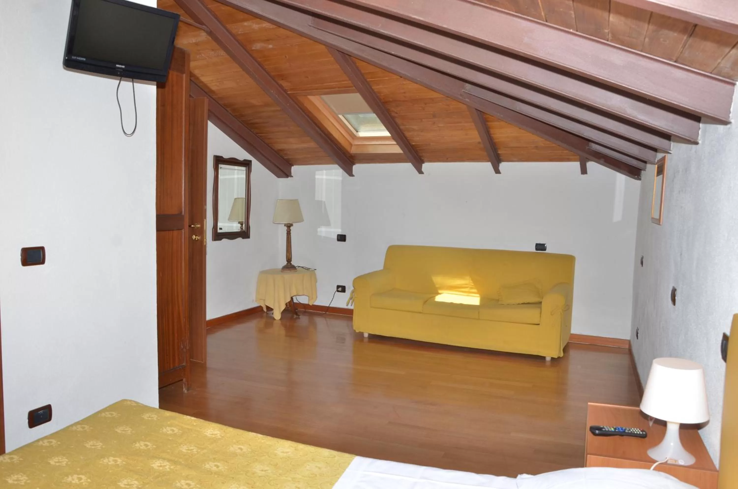 Living room, Bed in Locanda Dal Moccia