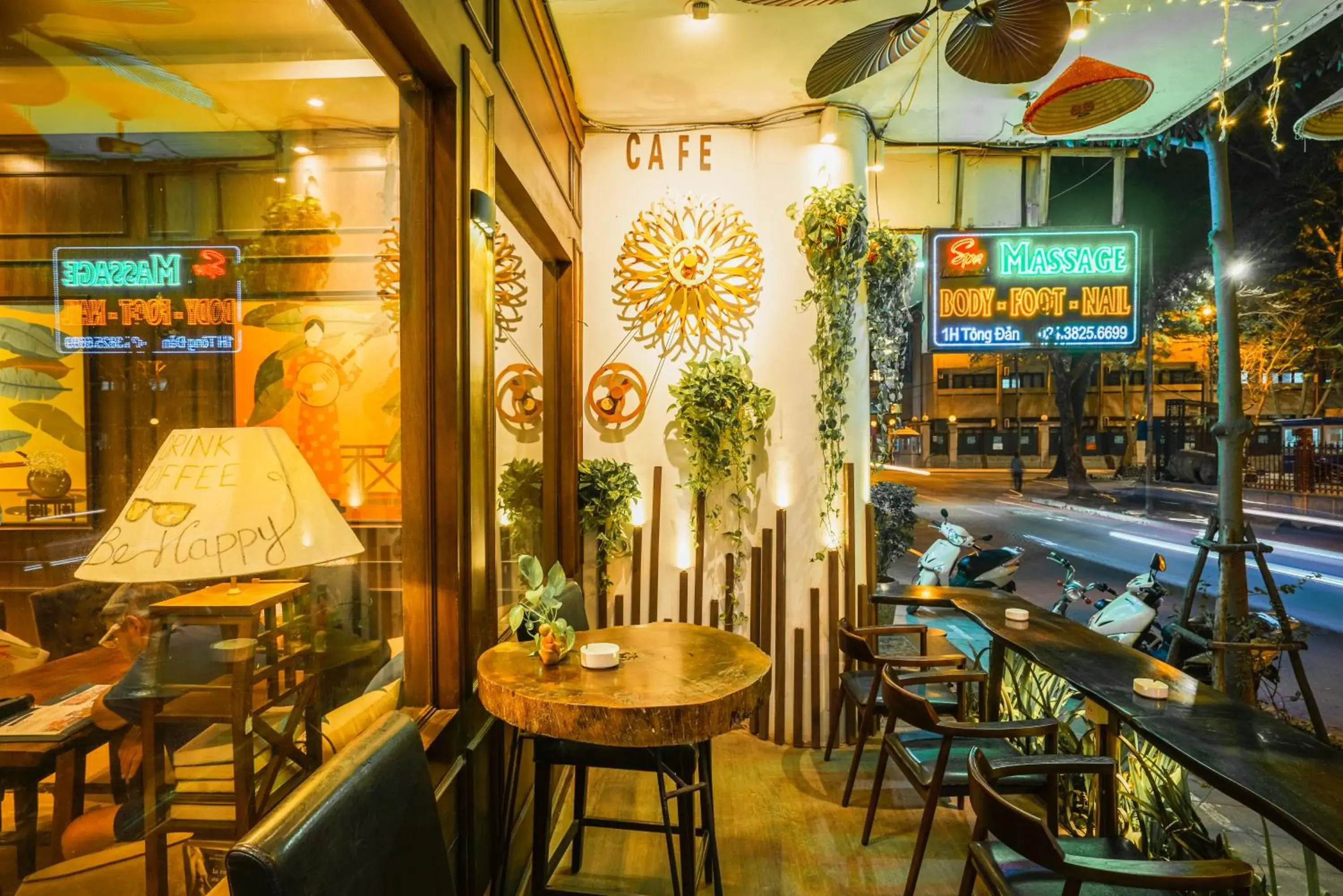 Patio, Lounge/Bar in Thang Long Opera Hotel