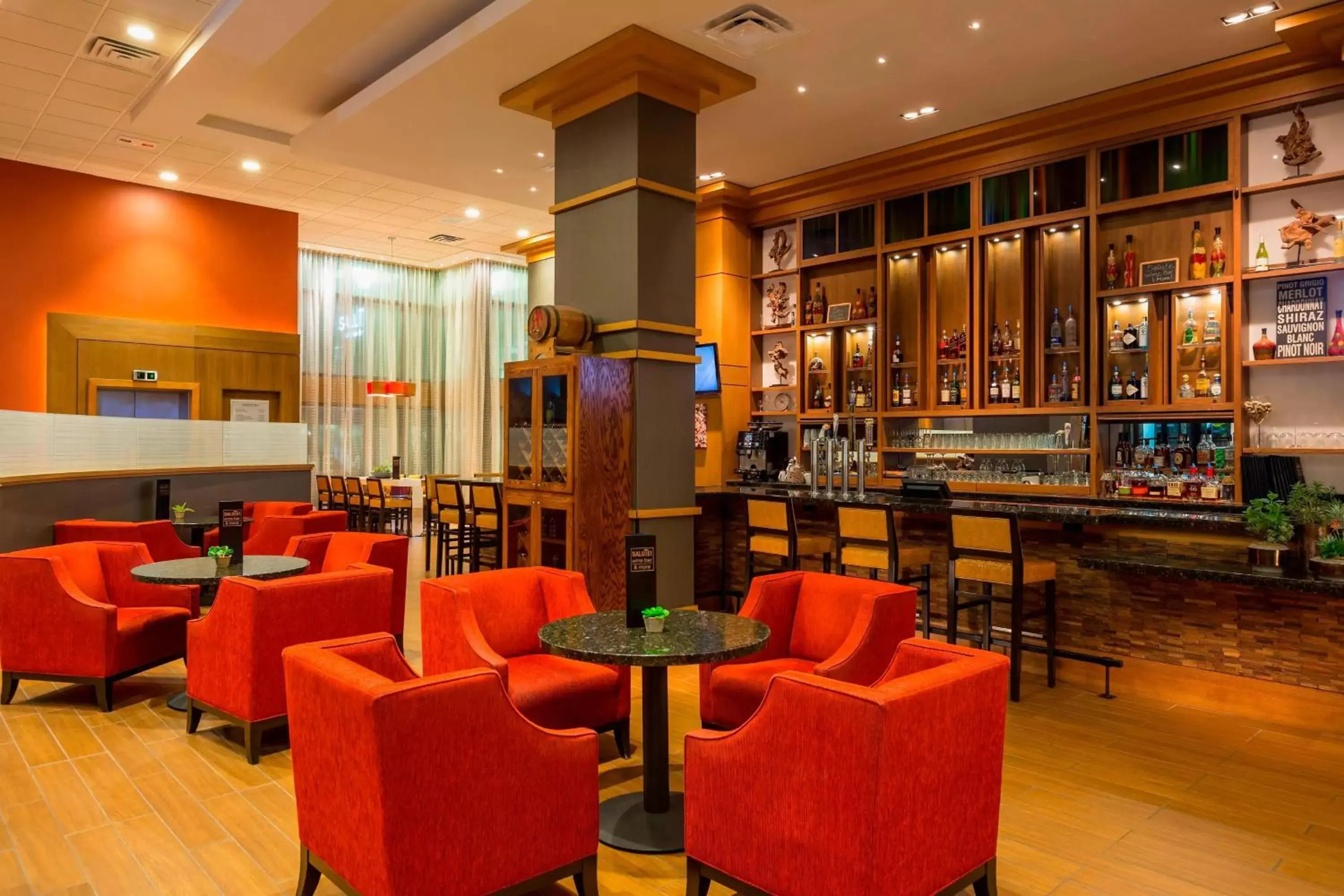 Restaurant/places to eat, Lounge/Bar in Rochester Marriott Mayo Clinic Area